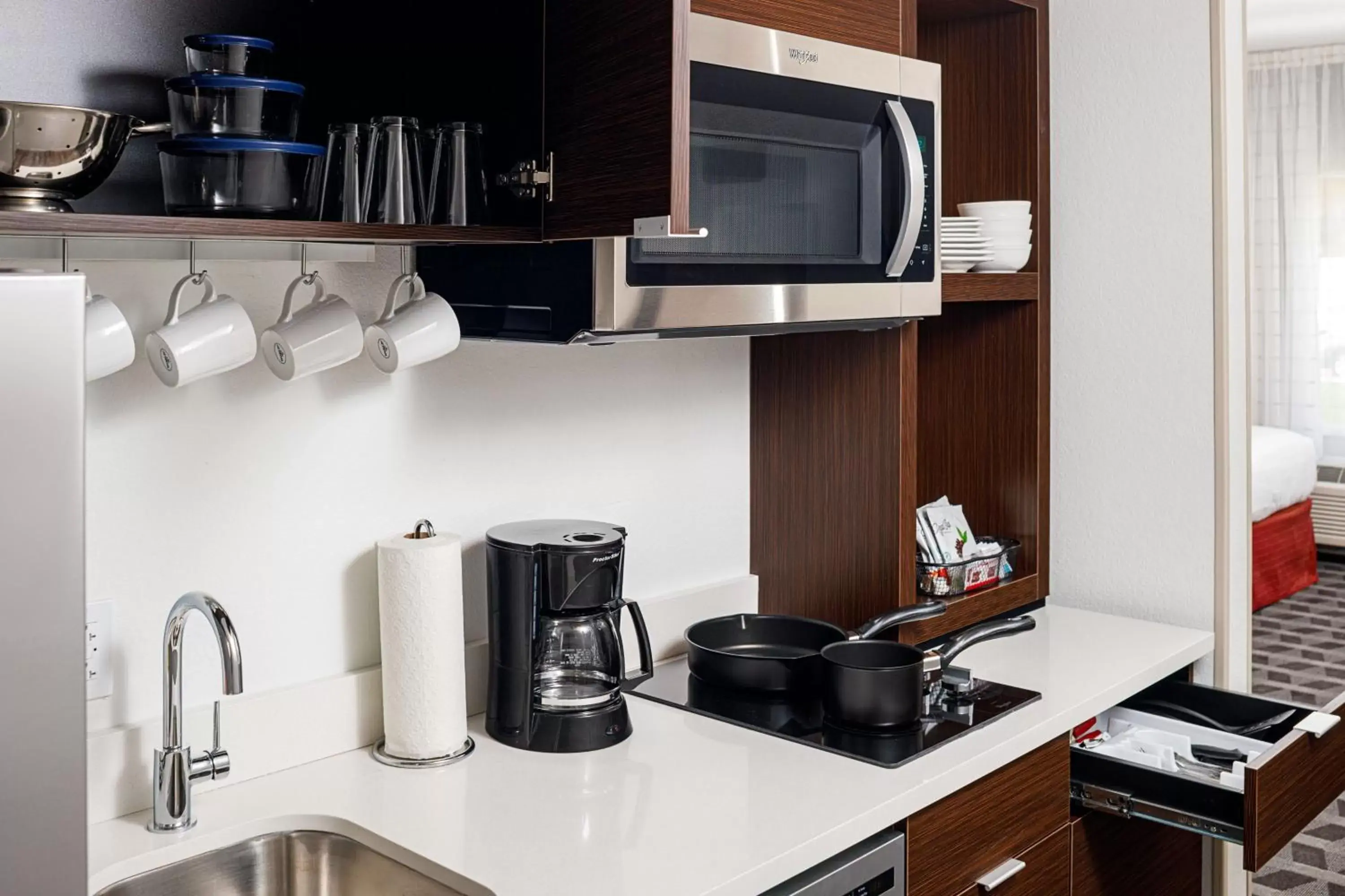 Kitchen or kitchenette, Kitchen/Kitchenette in TownePlace Suites by Marriott Ironton
