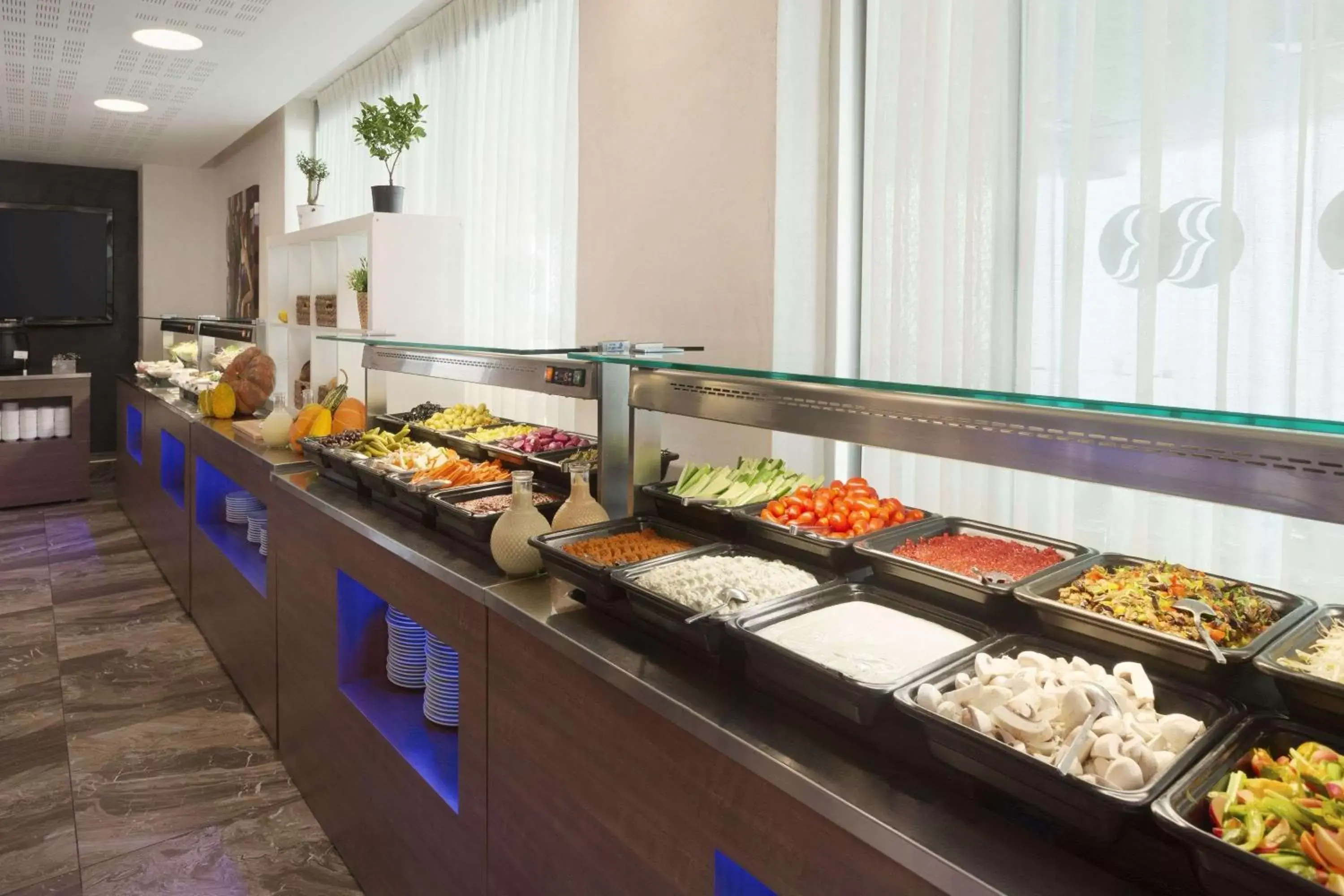 Food and drinks, Food in Ramada Hotel & Suites by Wyndham Netanya