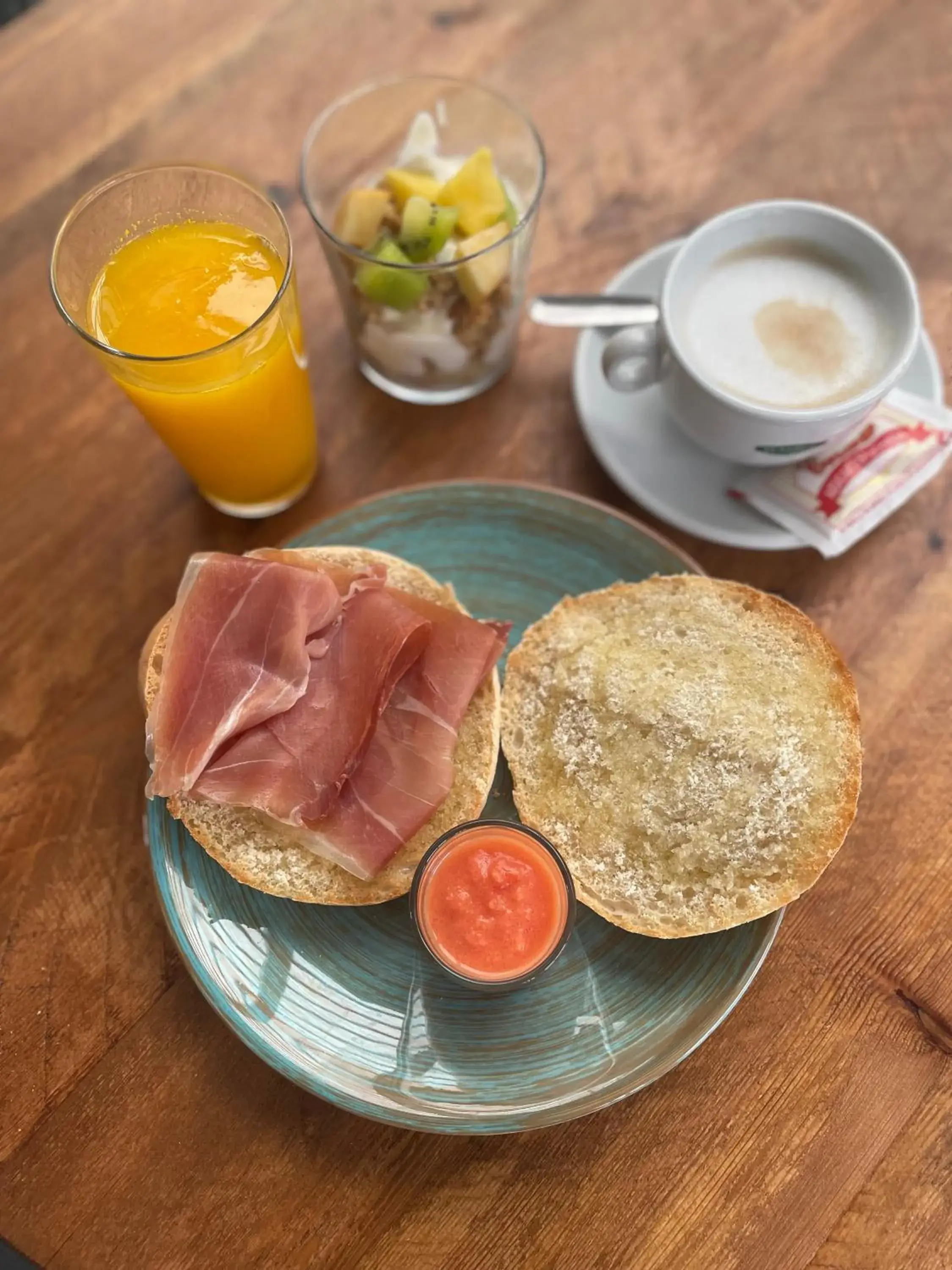 Breakfast in Oasis Backpackers' Hostel Palace Sevilla Breakfast in Oasis Backpackers' Hostel Palace Sevilla