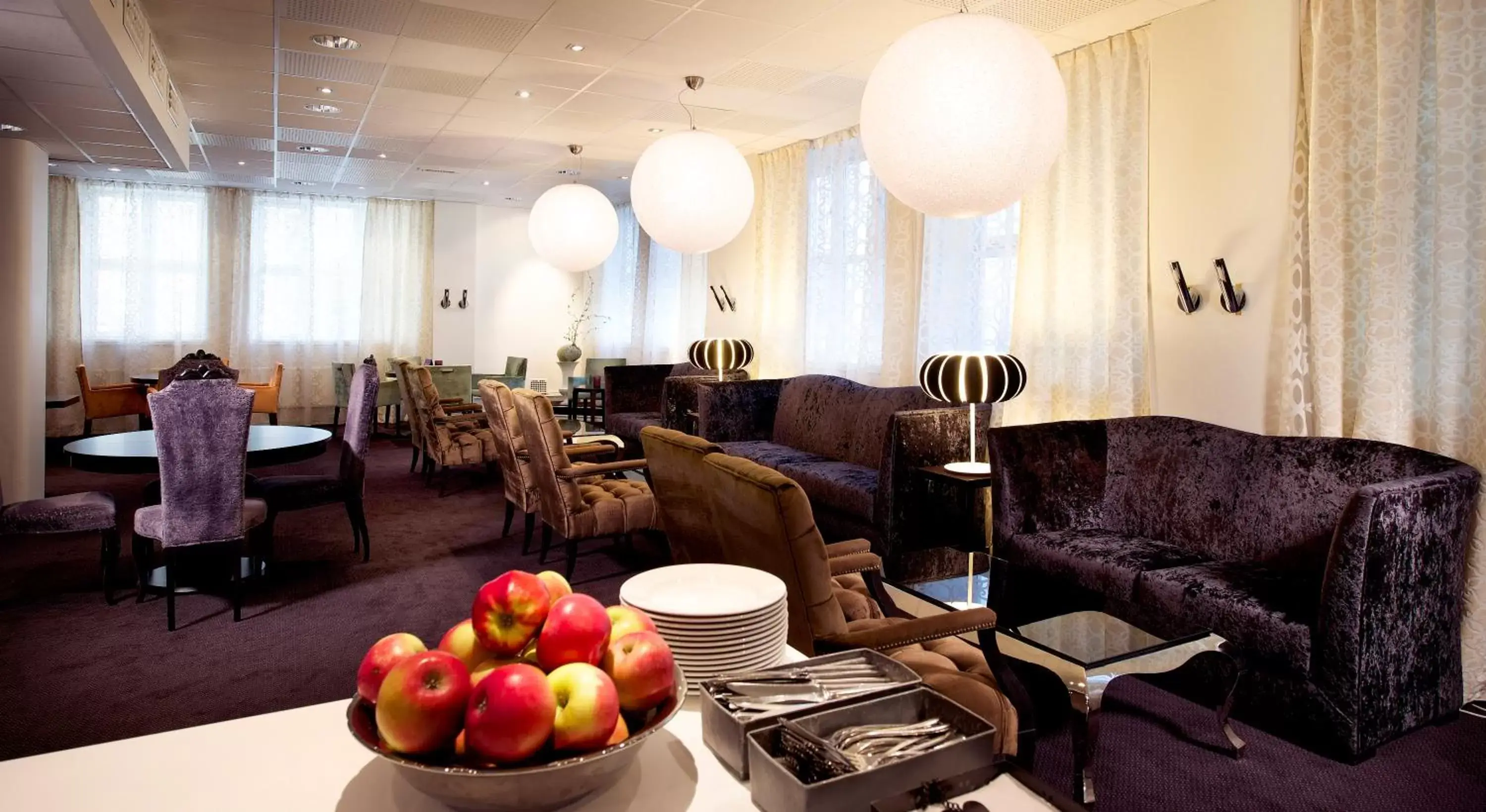 Lounge or bar in Clarion Collection Hotel Savoy