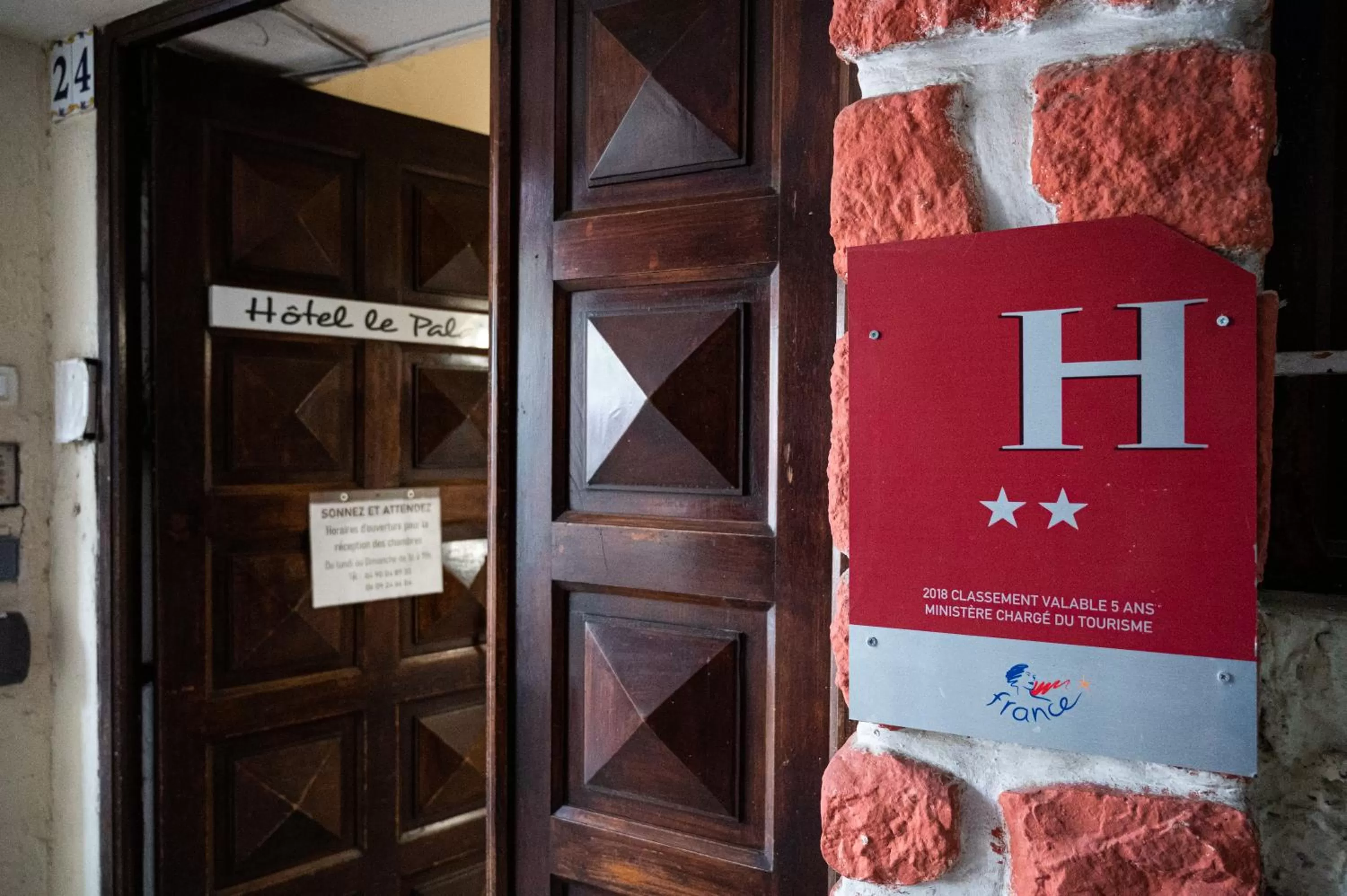 Facade/entrance in Le palais, hôtel - restaurant