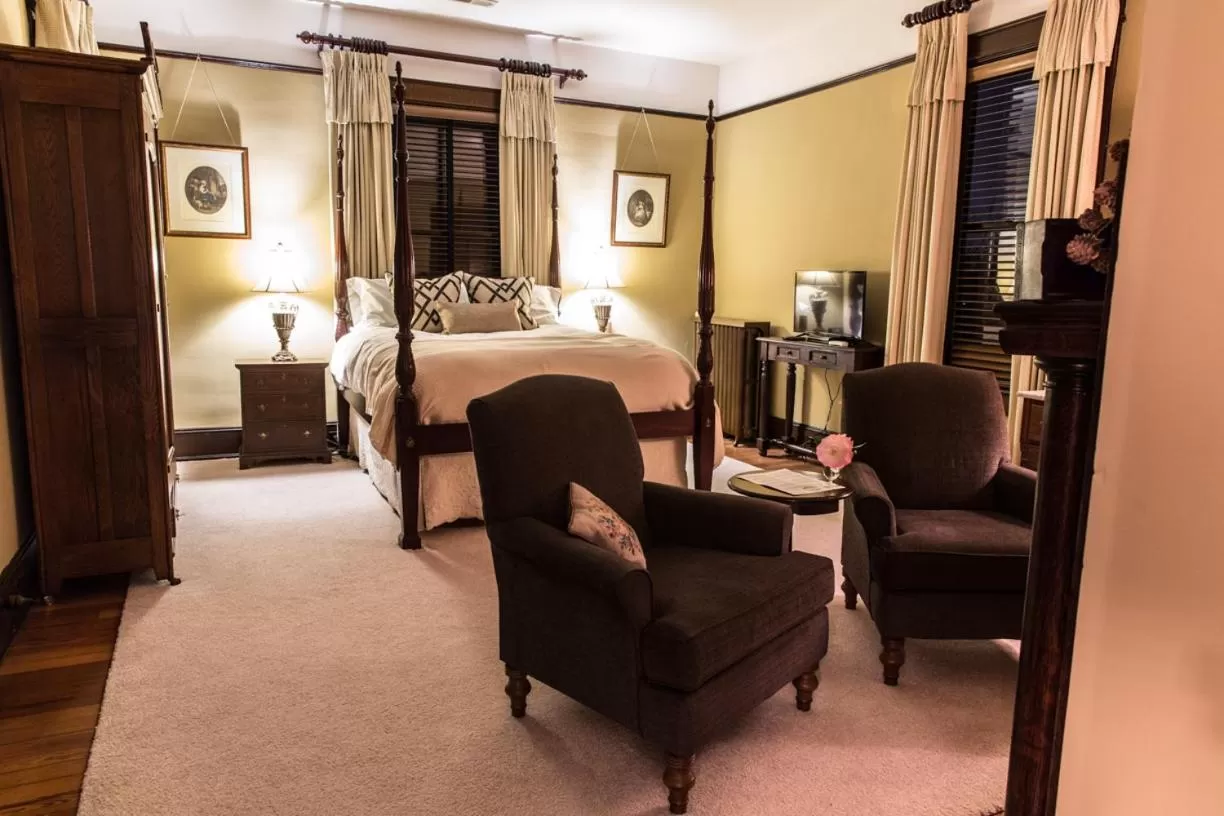 Double Oaks Bed & Breakfast