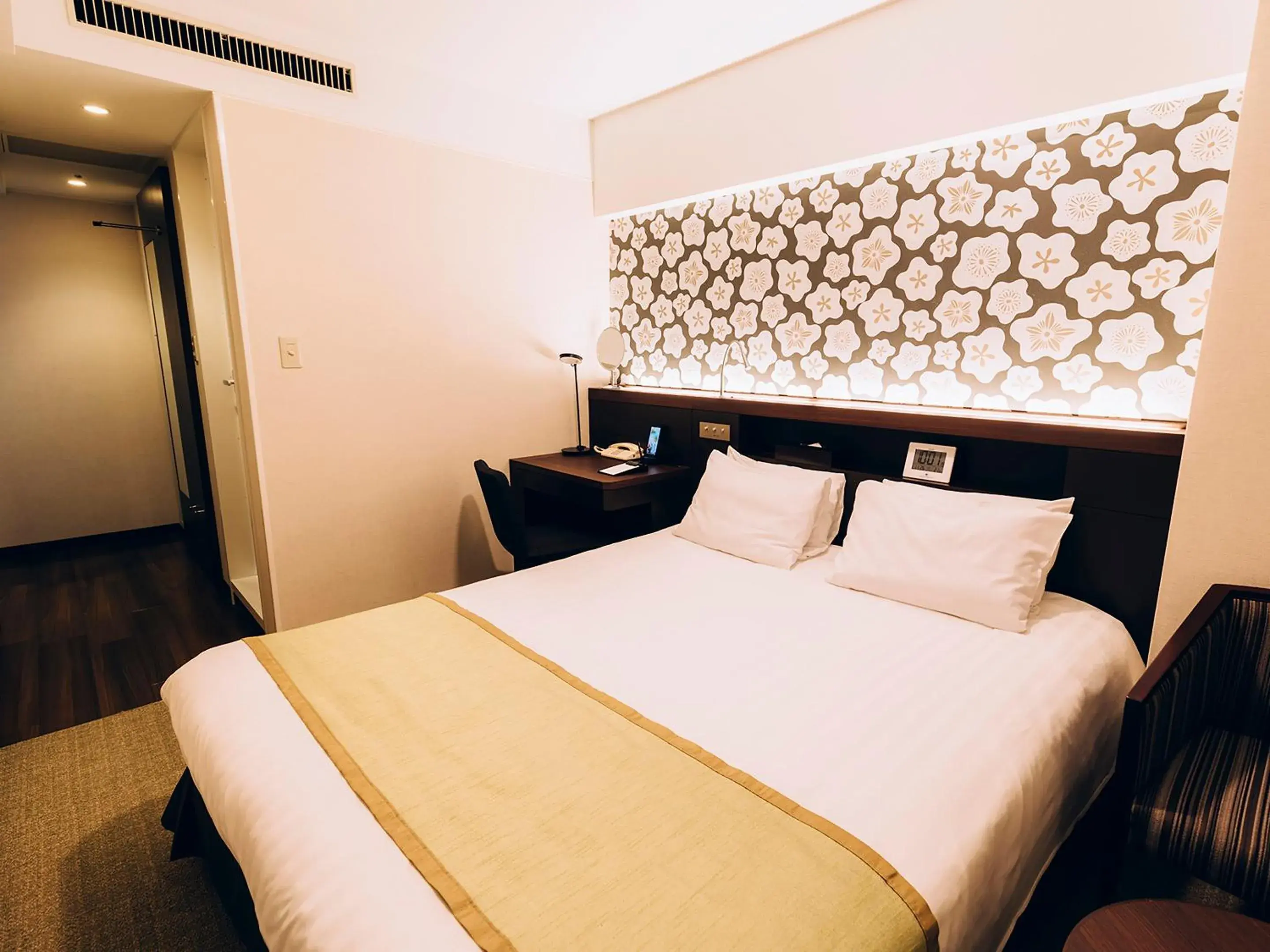 Photo of the whole room, Bed in Shinagawa Tobu Hotel Photo of the whole room, Bed in Shinagawa Tobu Hotel