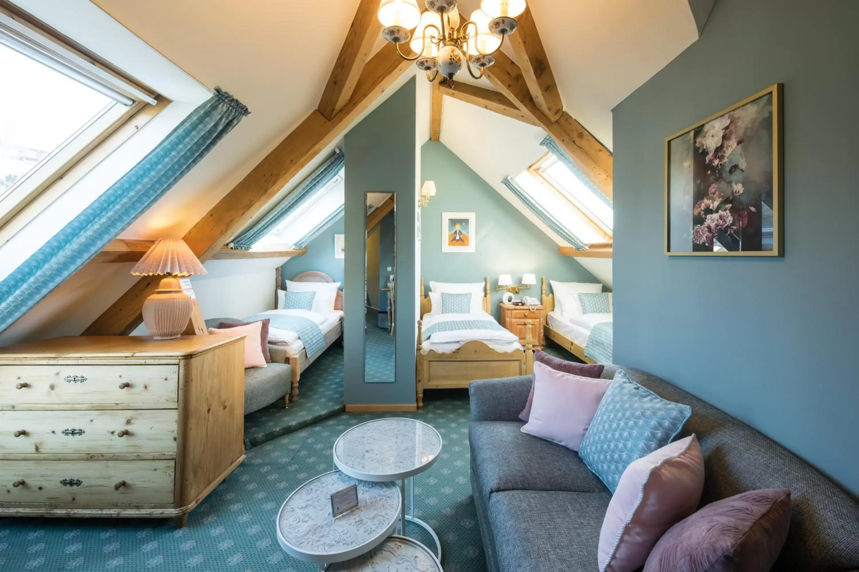 Bed, Seating Area in Hotel Der Kleine Prinz