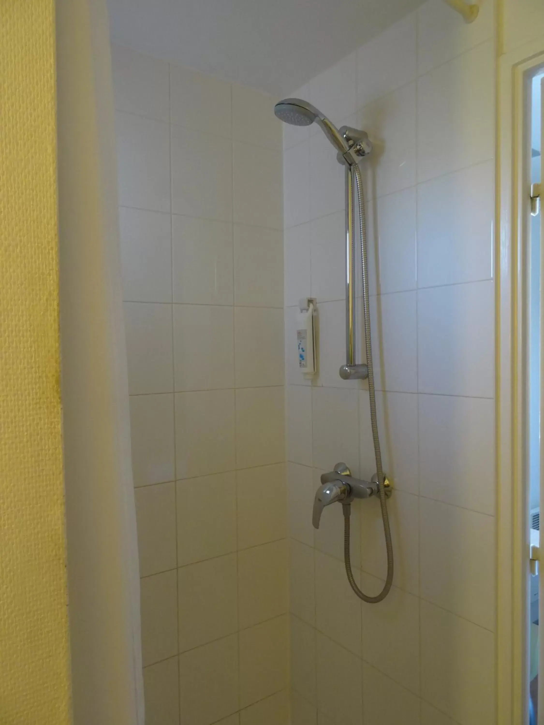 Shower, Bathroom in ibis budget Vienne Sud
