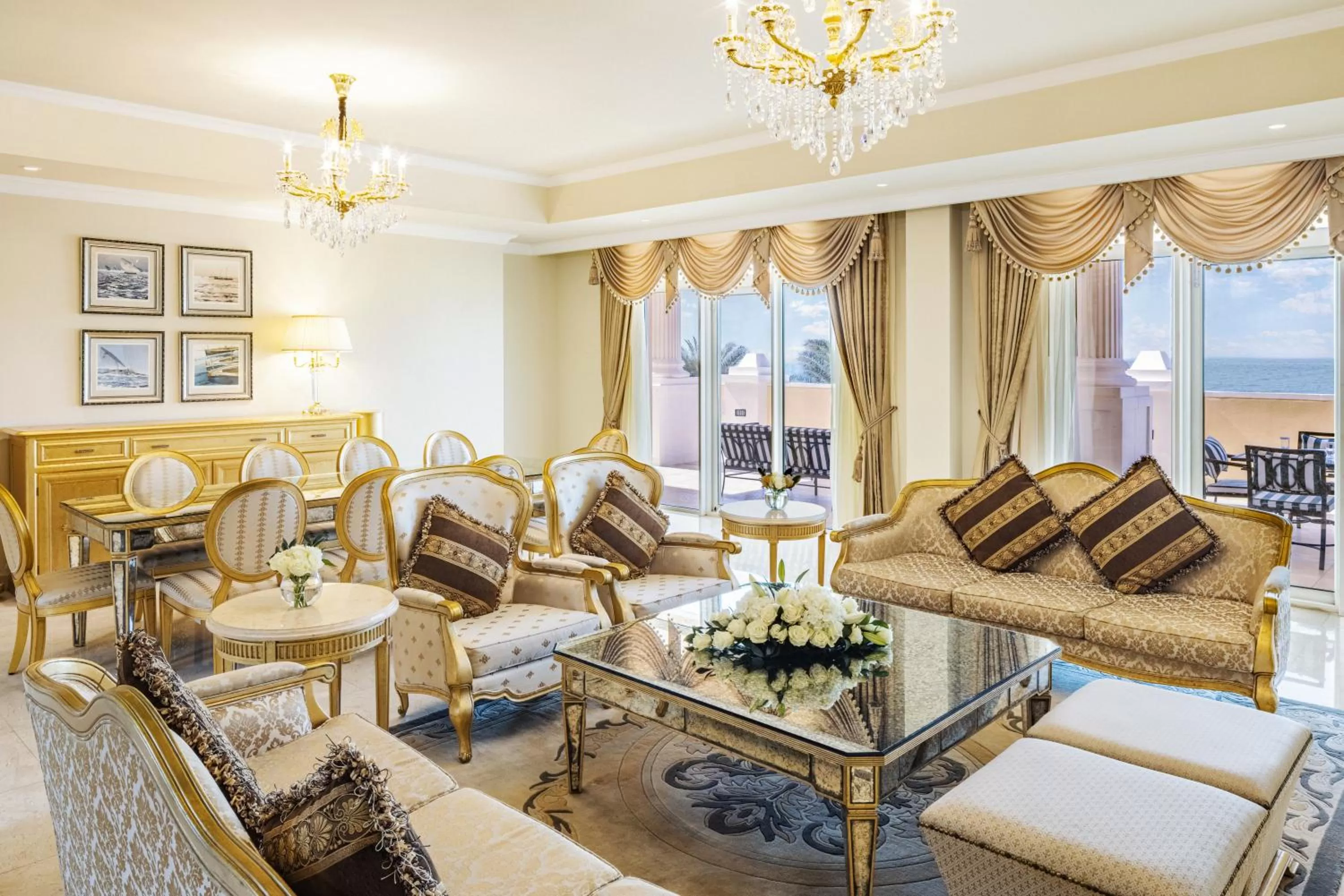 Living room in Kempinski Hotel & Residences Palm Jumeirah