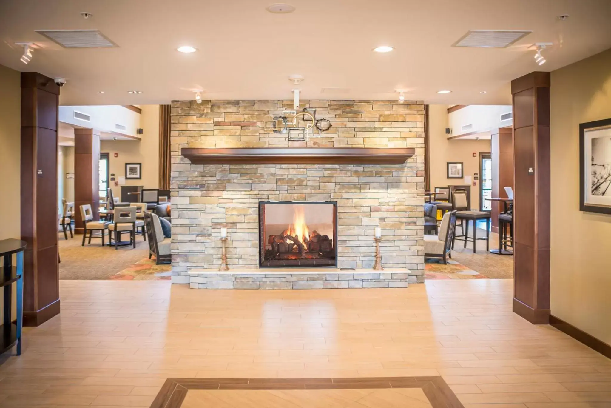 Property building in Staybridge Suites Sacramento-Folsom by IHG Property building in Staybridge Suites Sacramento-Folsom by IHG