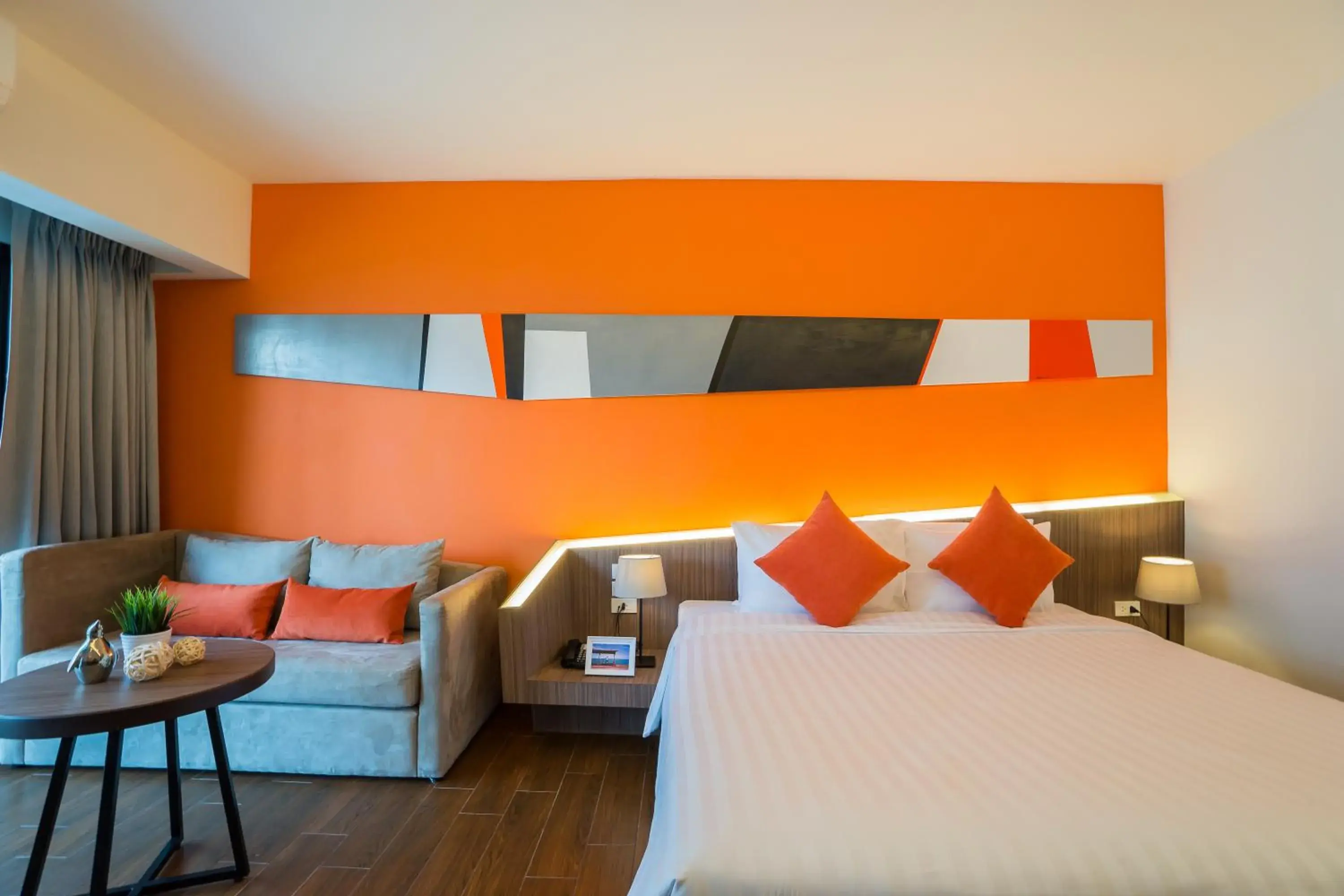 Bed in J Inspired Hotel Pattaya (SHA Plus)