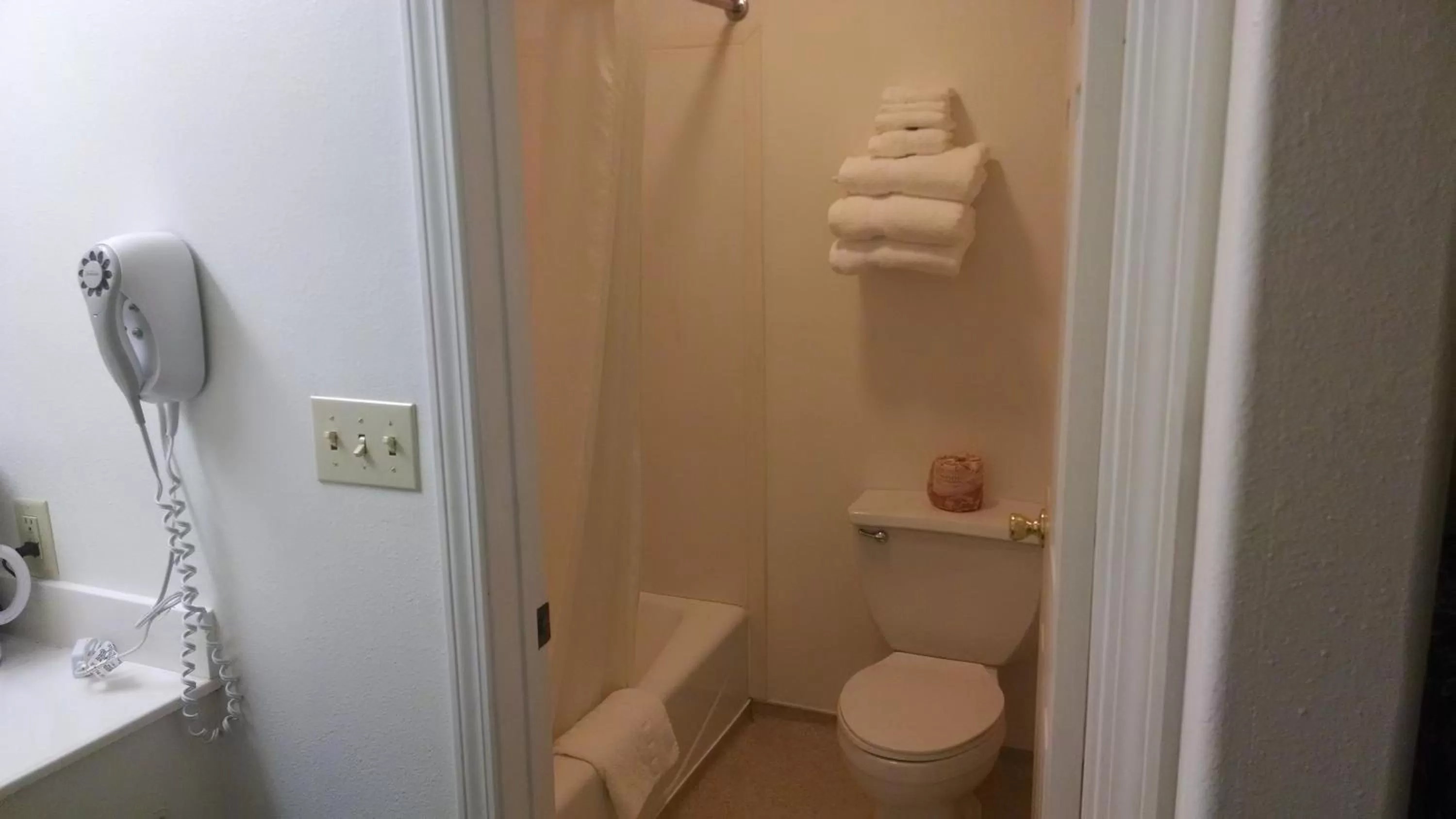 Deluxe Queen Room with Two Queen Beds in The Atomic Blue Motor-Inn