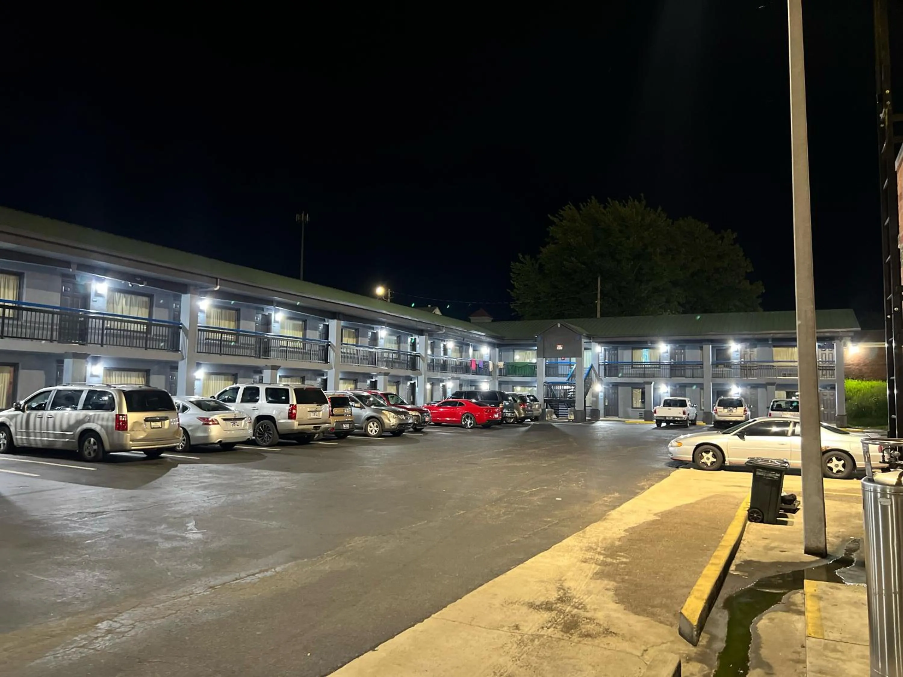 Executive Inn and Suites - Jackson