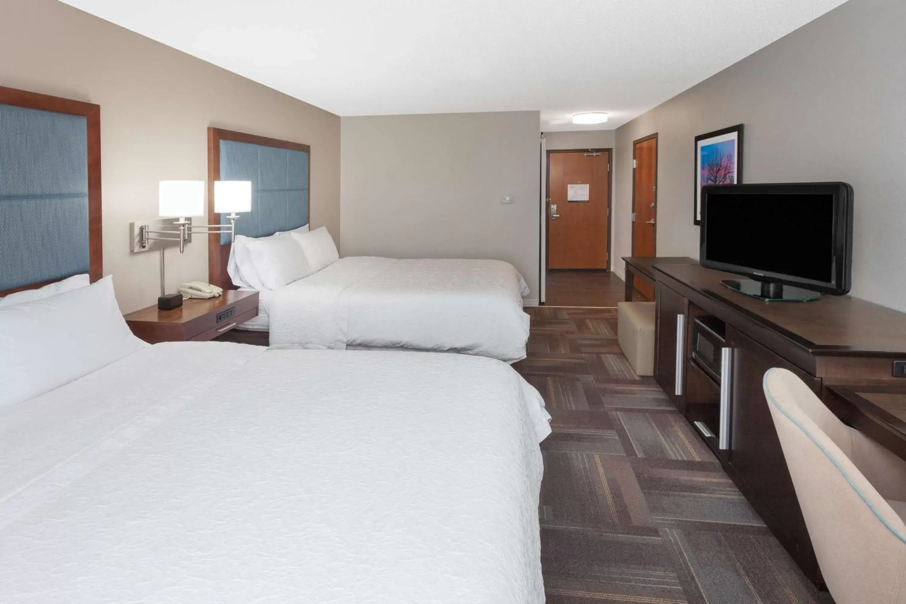 Bedroom, TV/Entertainment Center in Hampton Inn & Suites Munster