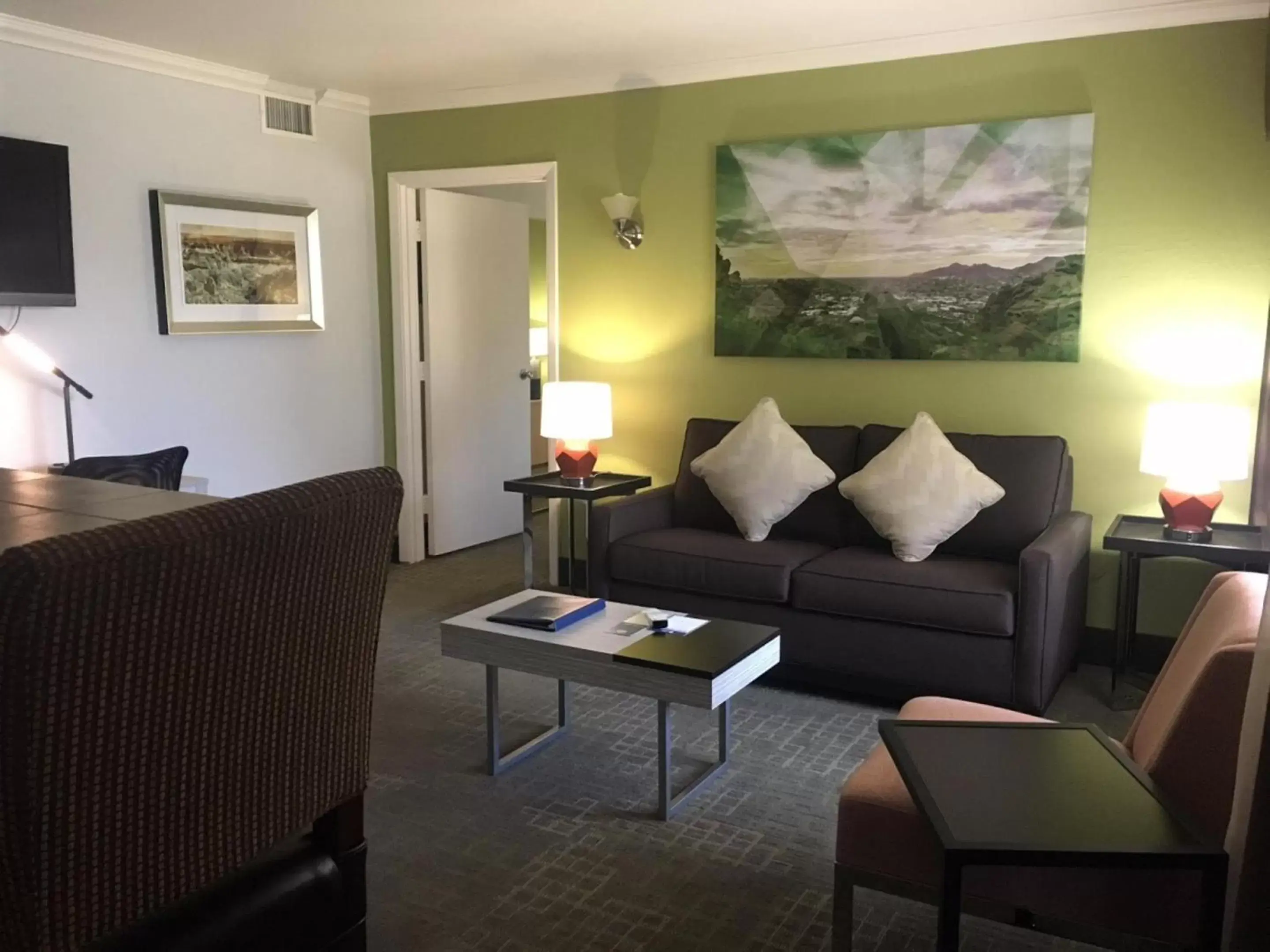 Seating Area in Best Western InnSuites Phoenix Hotel & Suites