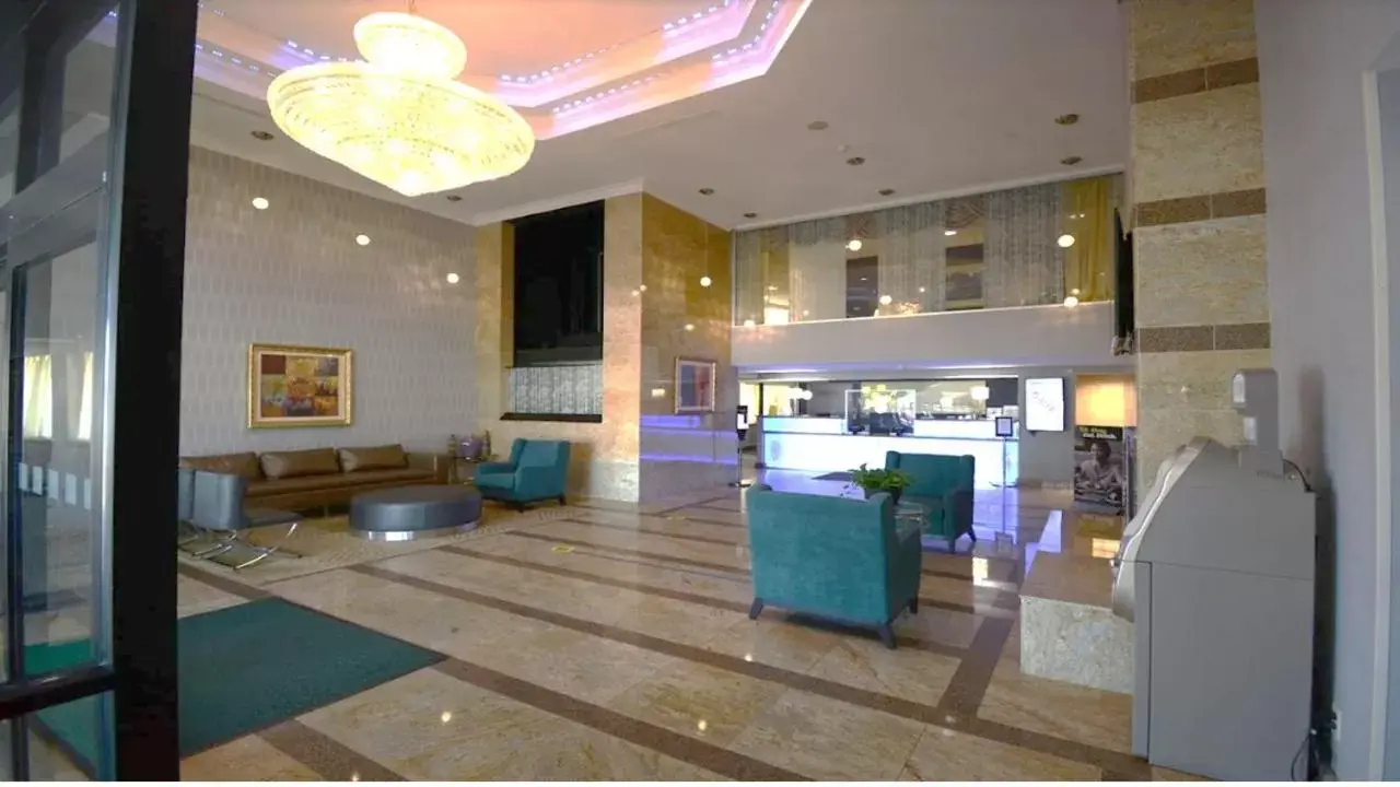 Lobby/Reception in Holiday Inn Hazlet, an IHG Hotel