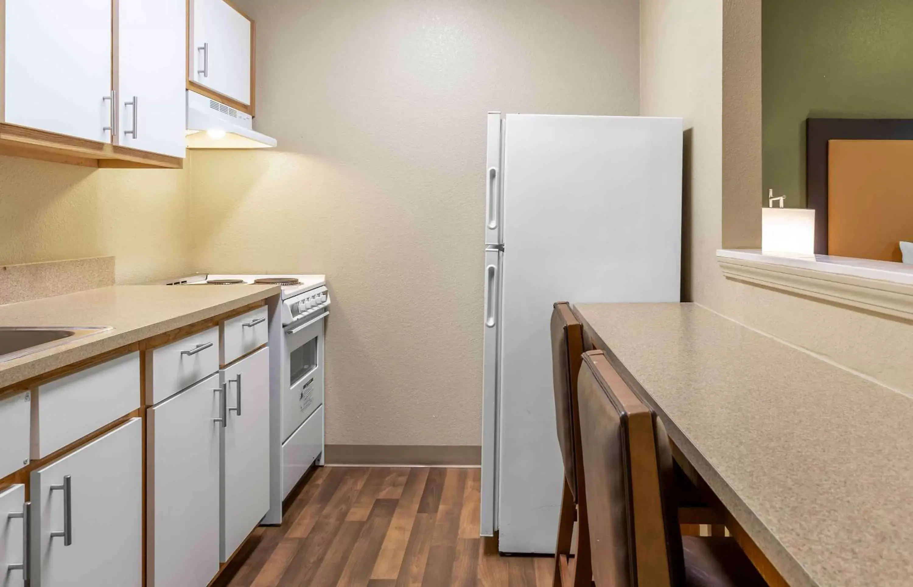 Bedroom, Kitchen/Kitchenette in Extended Stay America Suites - Fort Worth - Fossil Creek