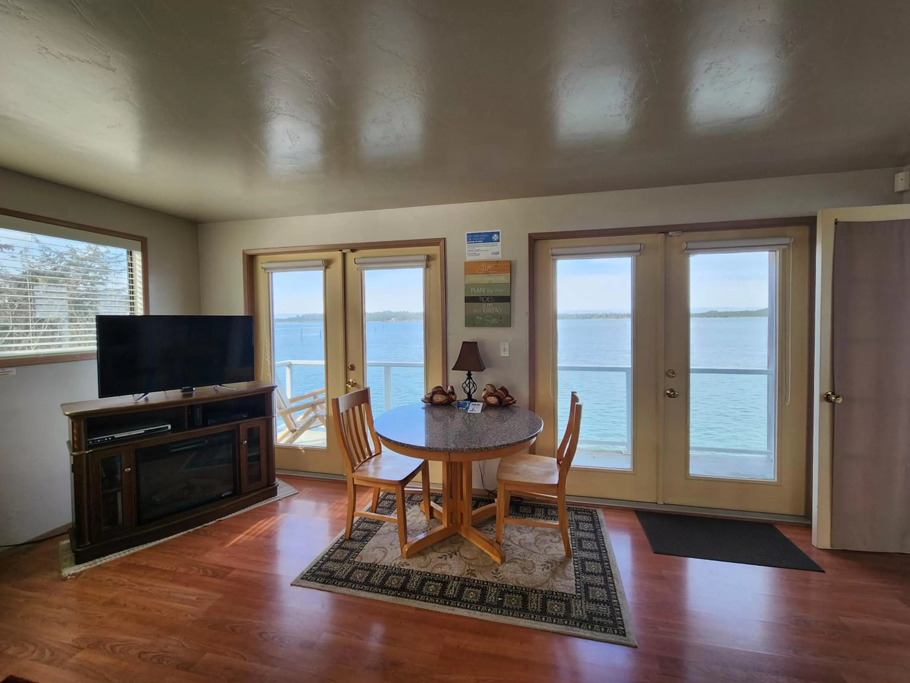 Dining area in Plainview Motel