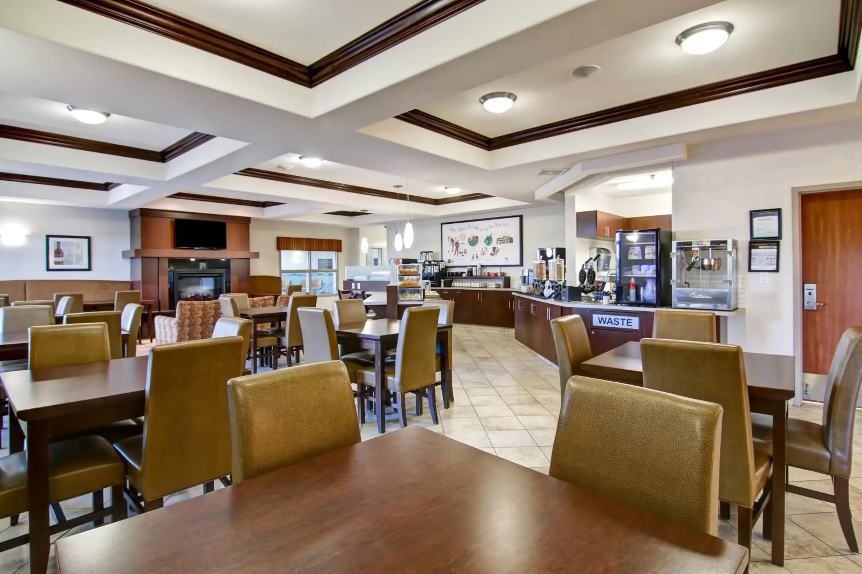 Breakfast, Restaurant/Places to Eat in Canalta Hotel Moosomin