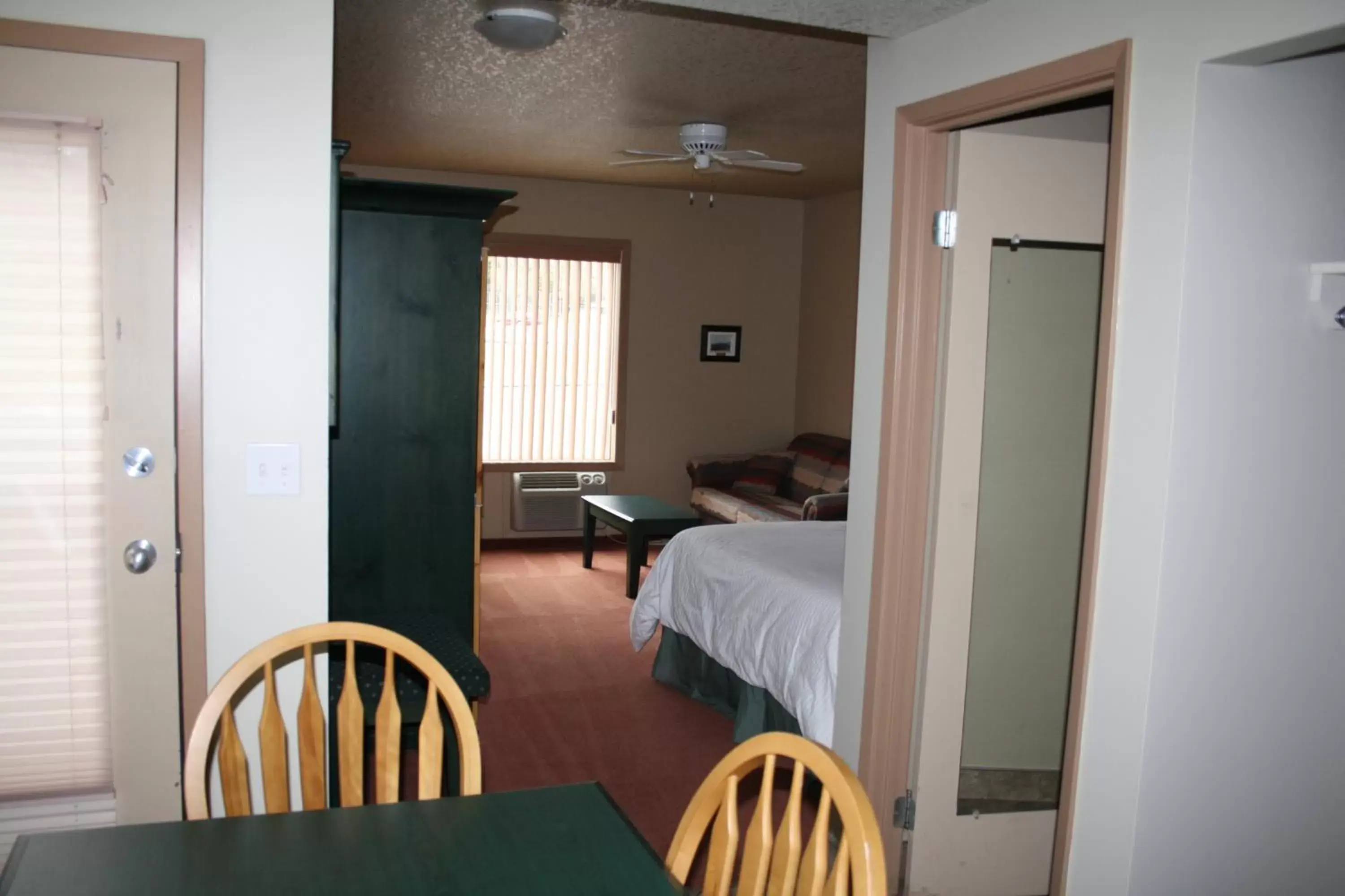 Decorative detail, Bed in Waterton Lakes Lodge Resort