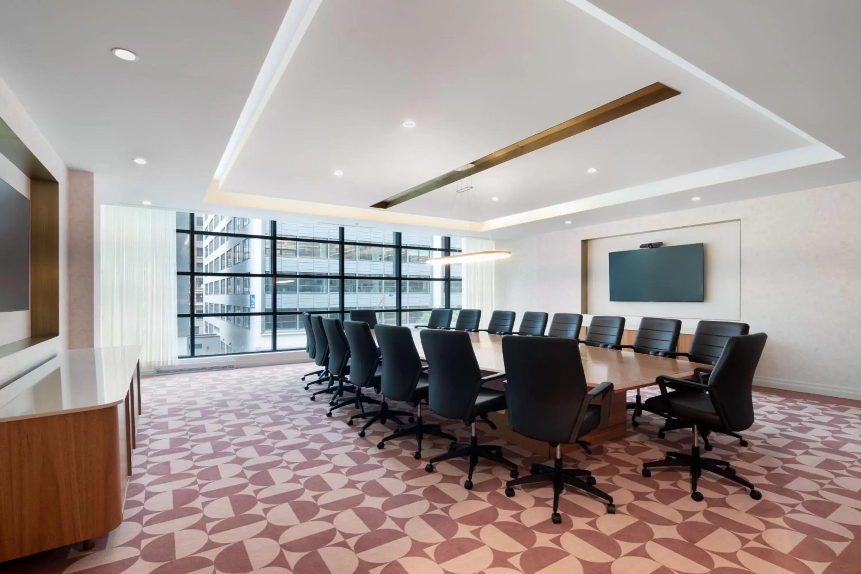 Meeting/conference room in HONEYROSE Hotel, Montreal, a Tribute Portfolio Hotel