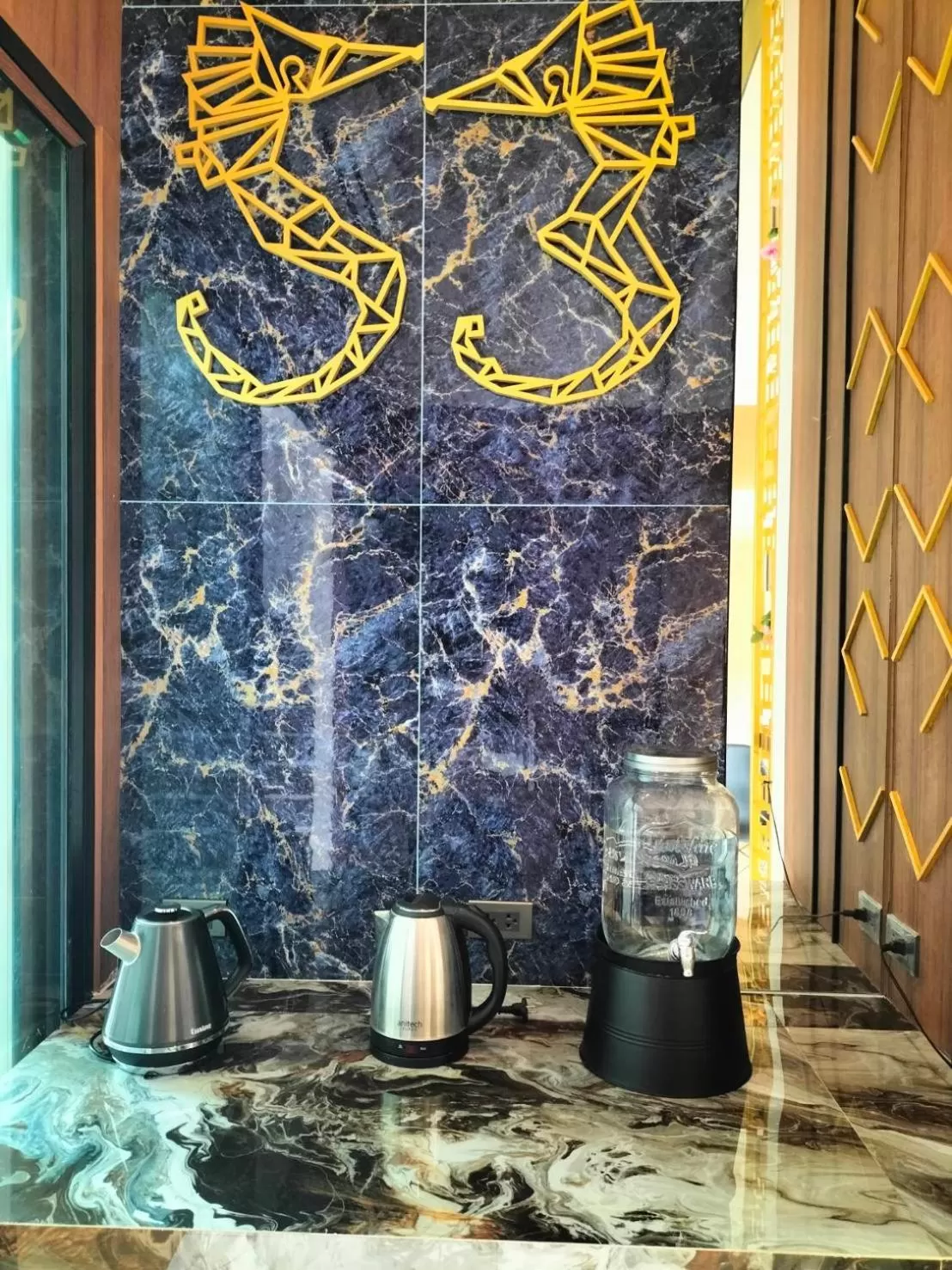 Restaurant/places to eat in S3 Huahin Hotel