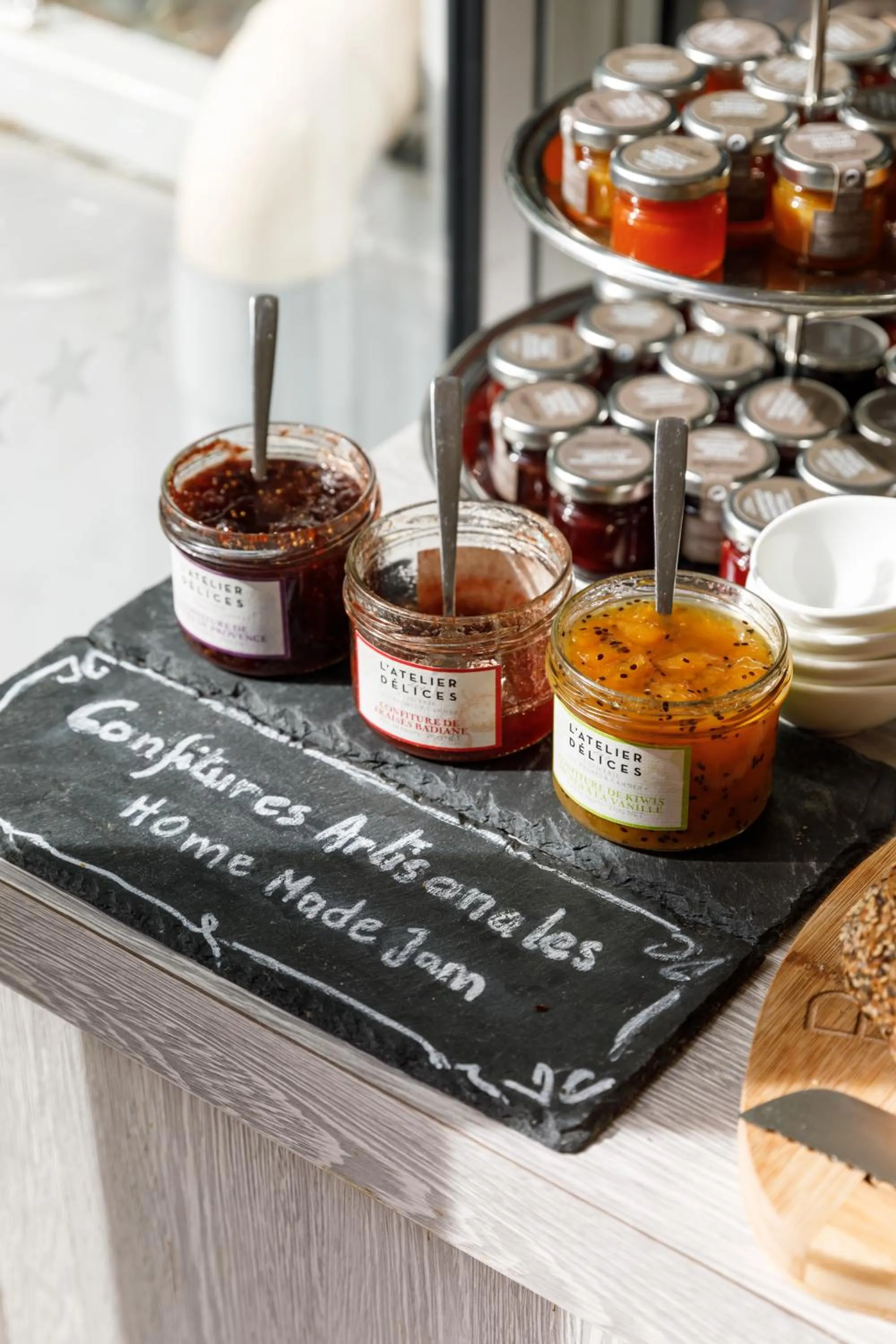 Buffet breakfast in Cézanne Hôtel