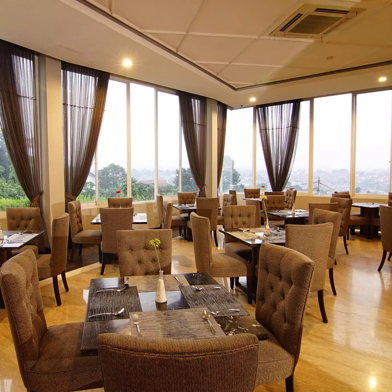 Restaurant/places to eat in Royal Hotel Bogor Restaurant/places to eat in Royal Hotel Bogor
