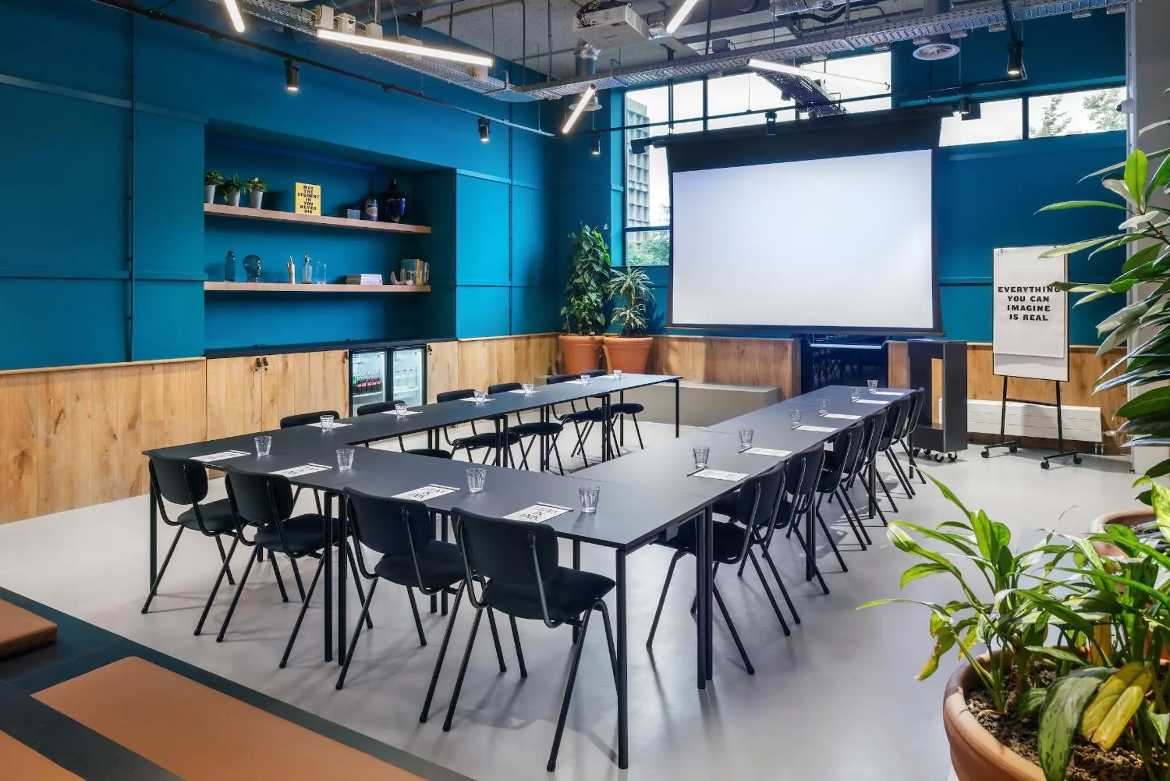 Business facilities in The Social Hub Amsterdam City