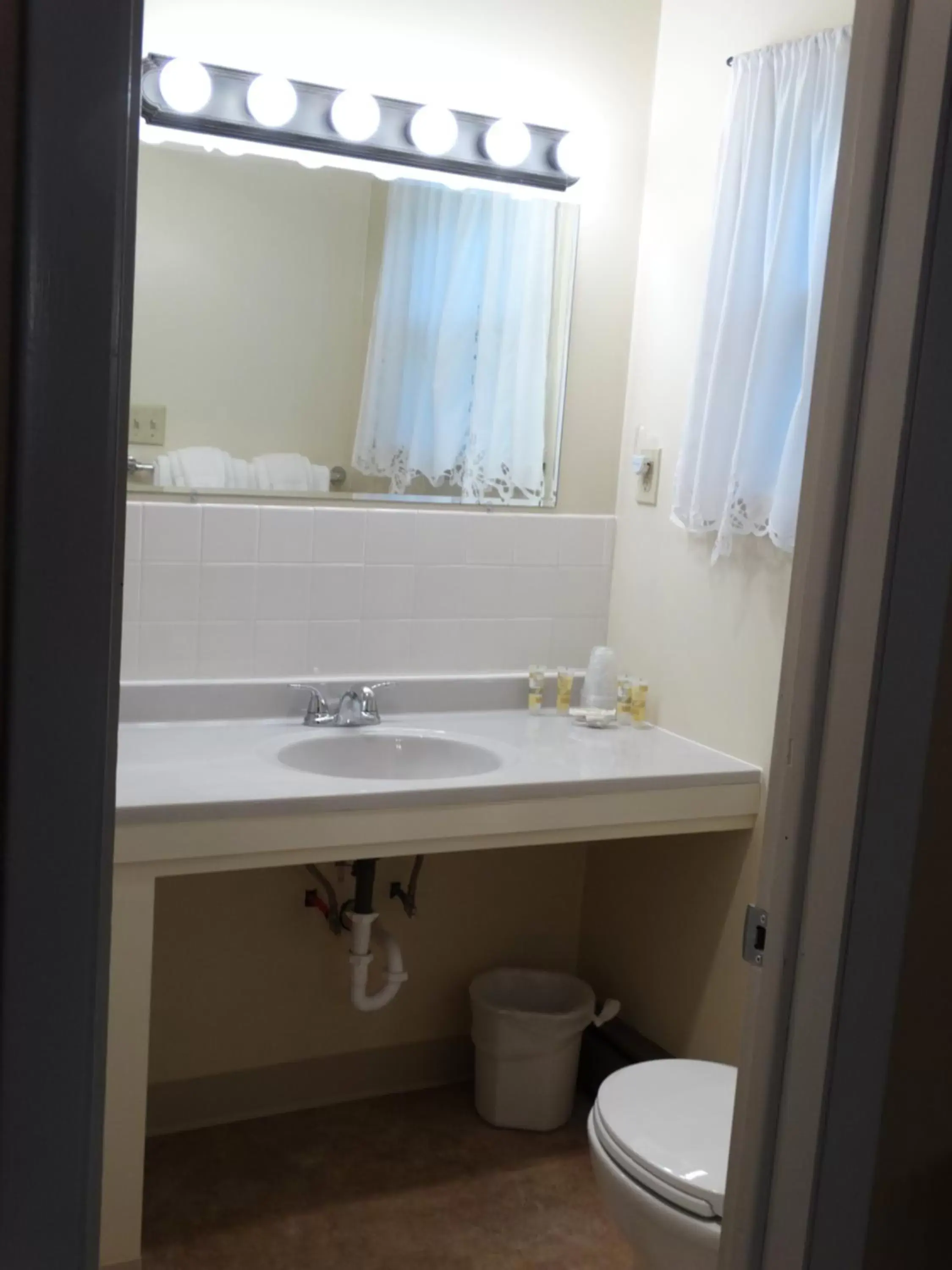 Shower, Bathroom in Buckhorn Resort