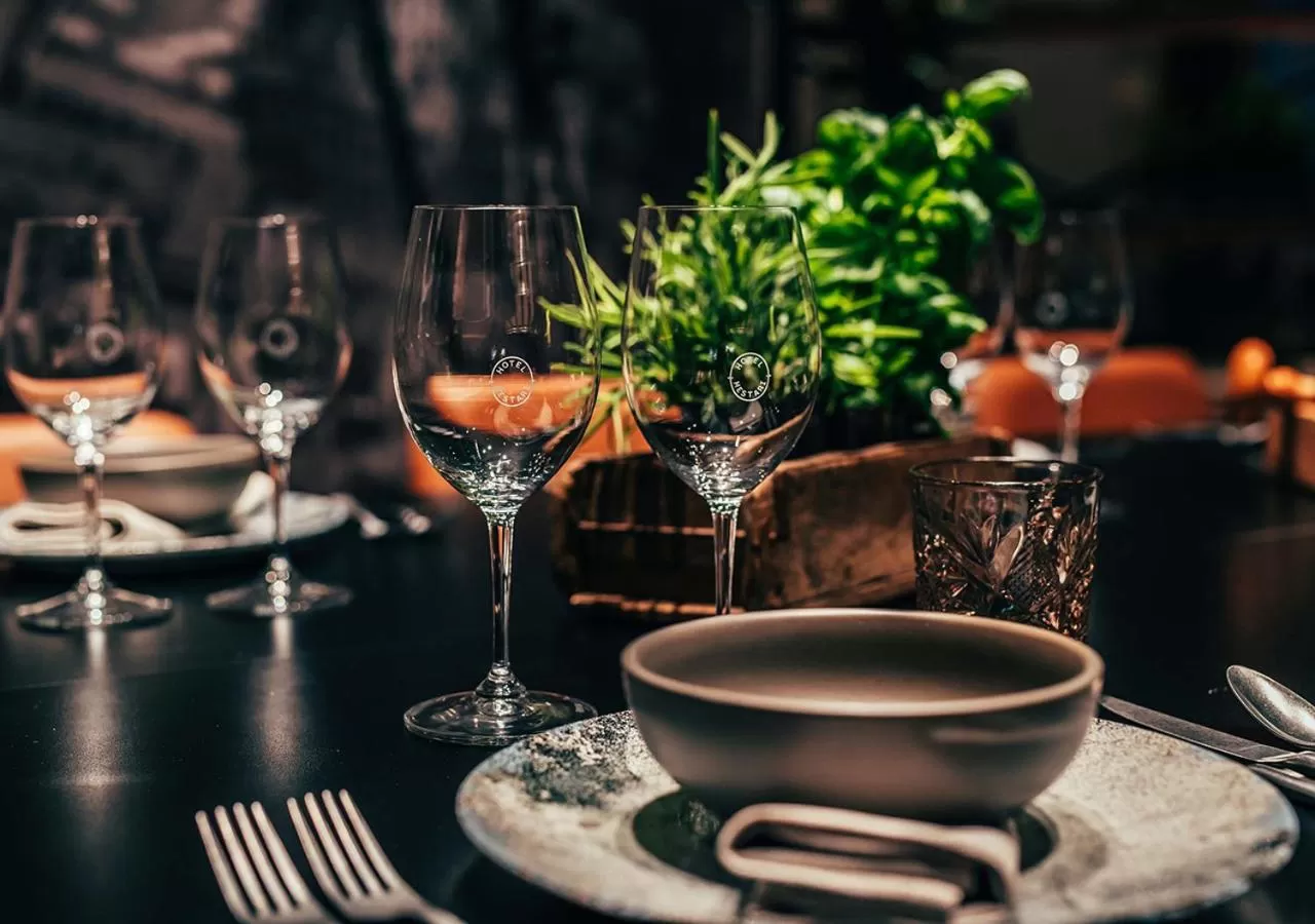 Restaurant/places to eat in Clarion Hotel Mestari