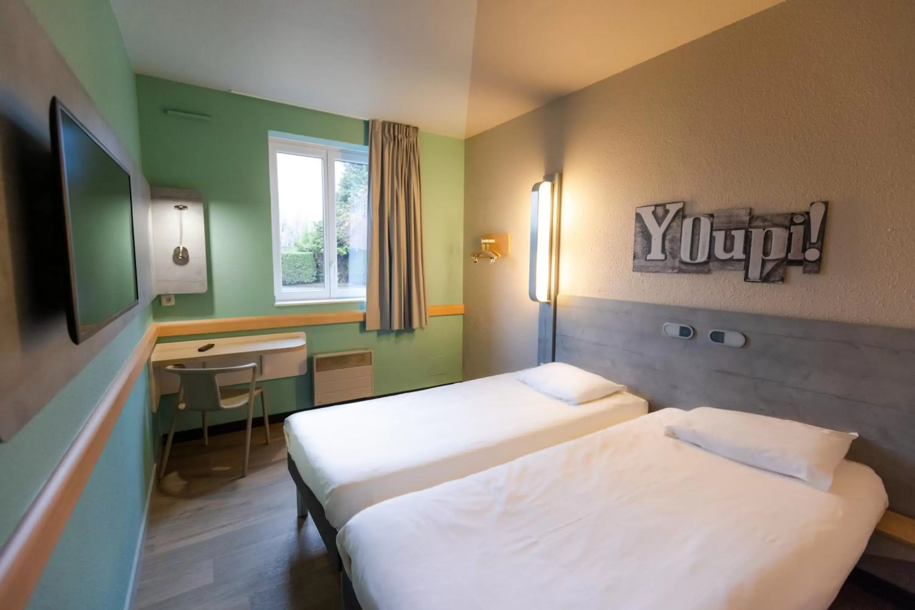 Bed in ibis budget Albertville