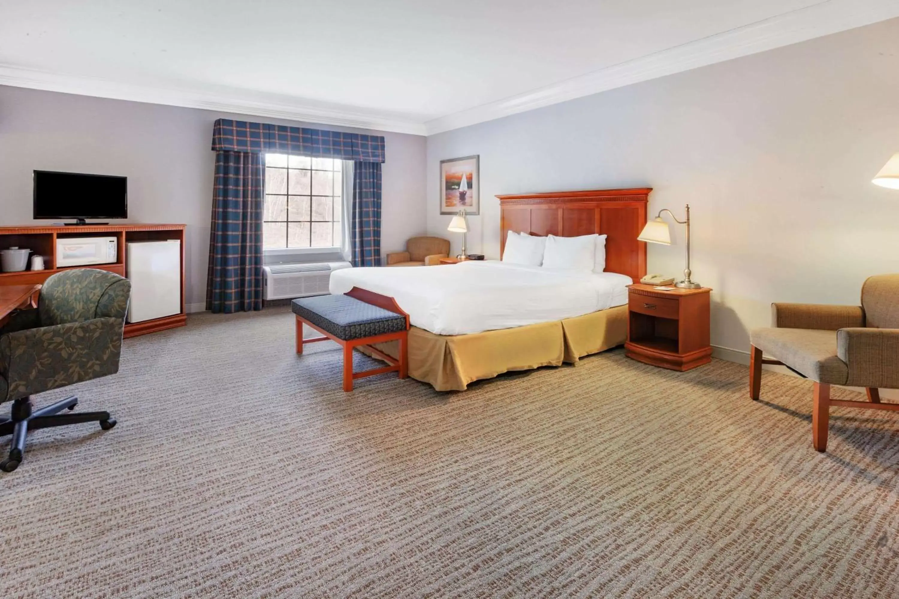 Photo of the whole room, Bed in Days Inn by Wyndham Alta Vista
