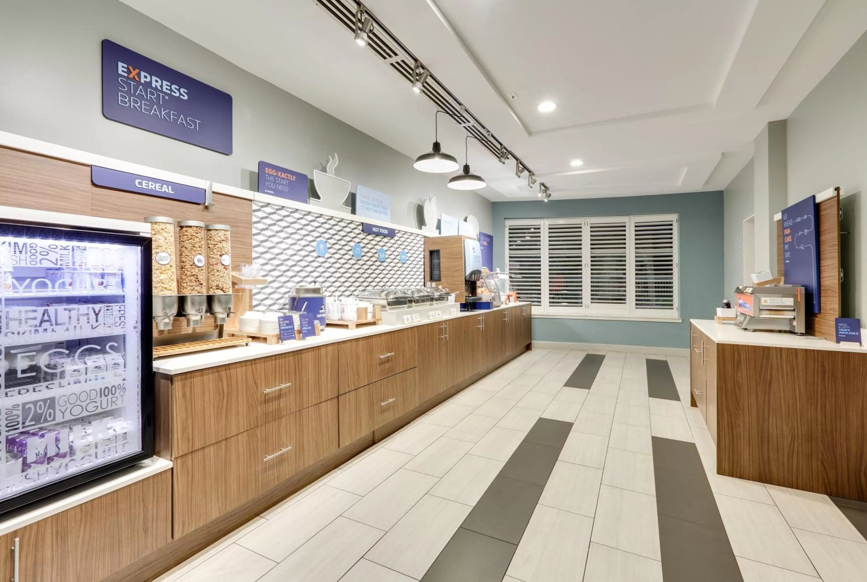 Breakfast in Holiday Inn Express Hotel & Suites Dublin by IHG