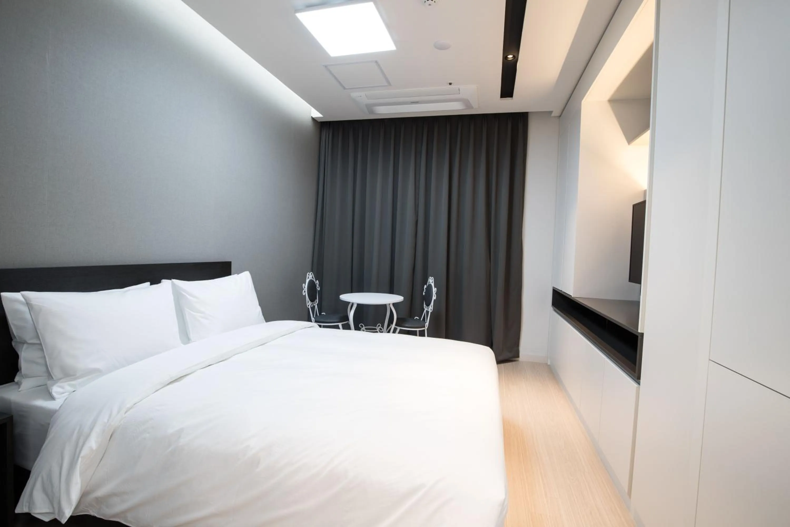 Bed in Sunrise Hotel Sokcho