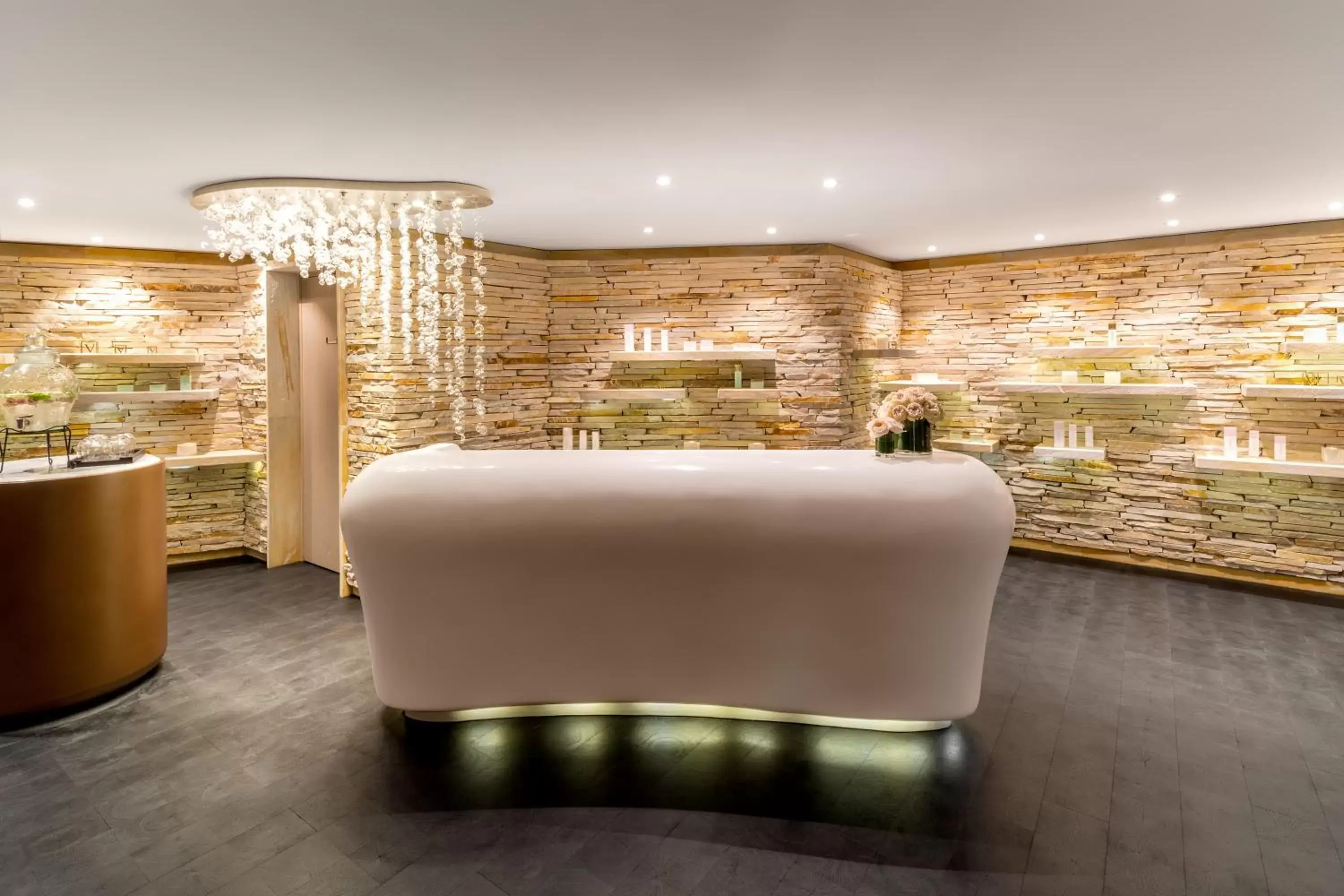 Spa and wellness centre/facilities, Seating Area in FIVE Zurich - Luxury City Resort