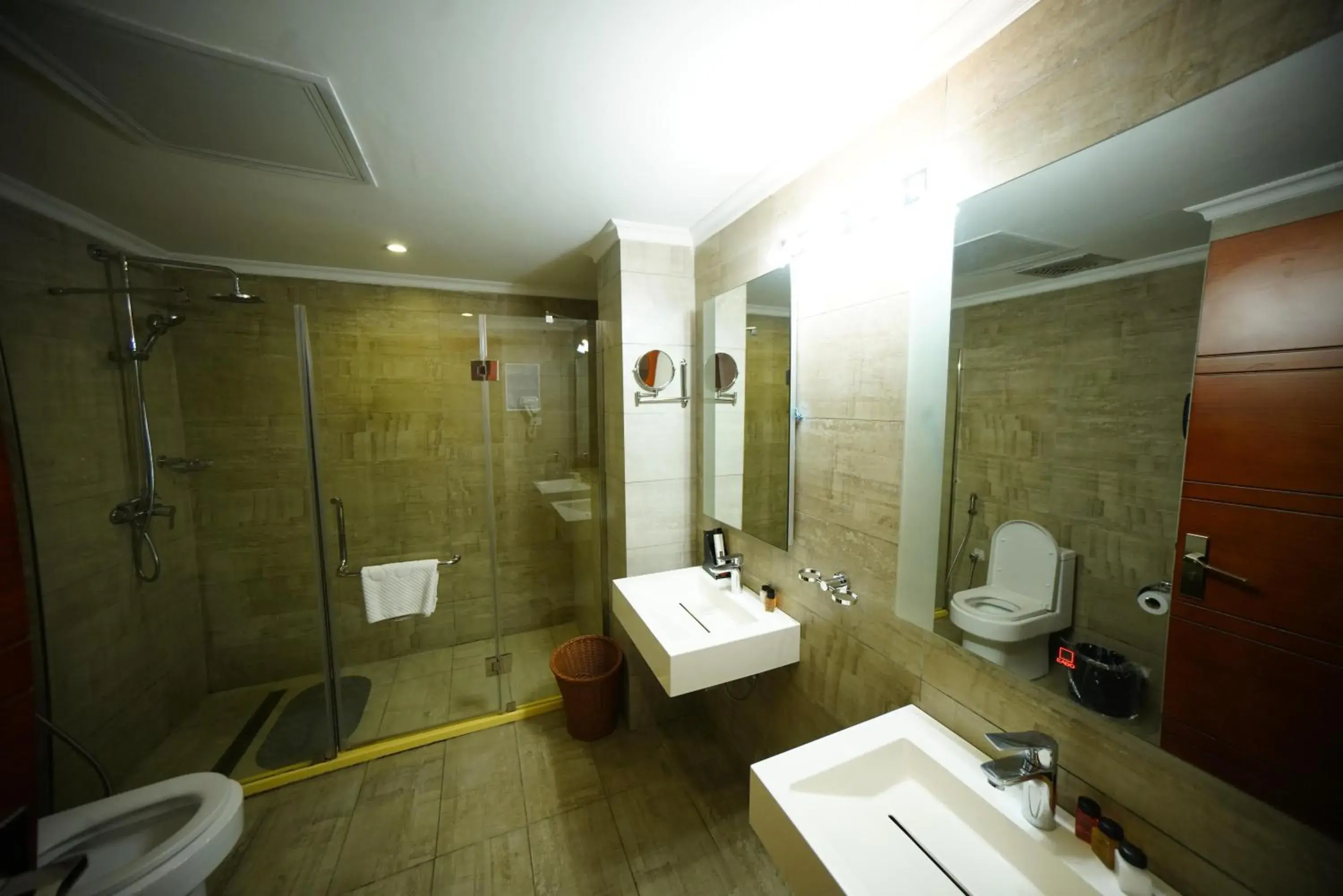 Toilet, Bathroom in Mado Hotel