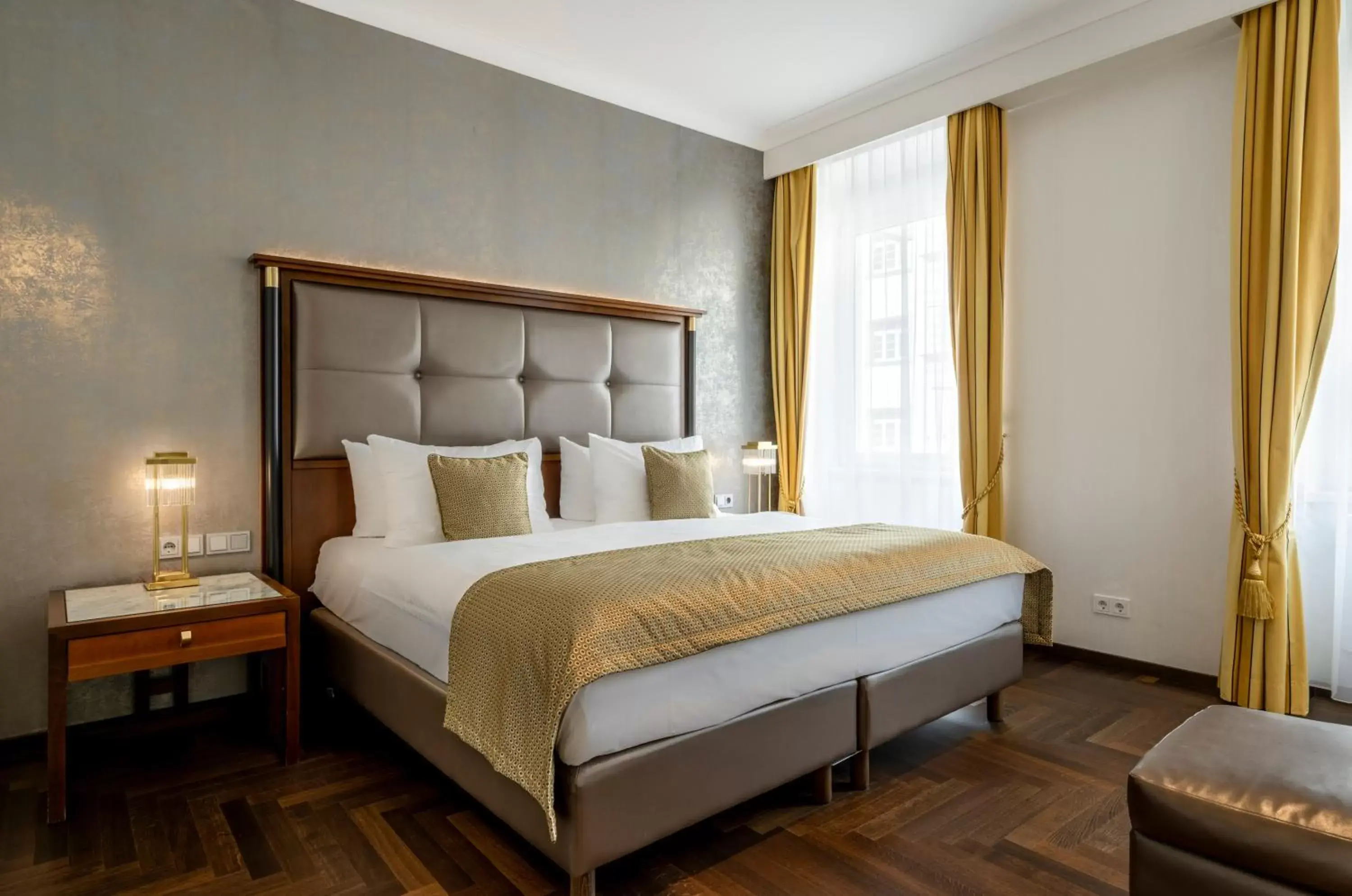 Bedroom, Bed in IMLAUER HOTEL PITTER Salzburg