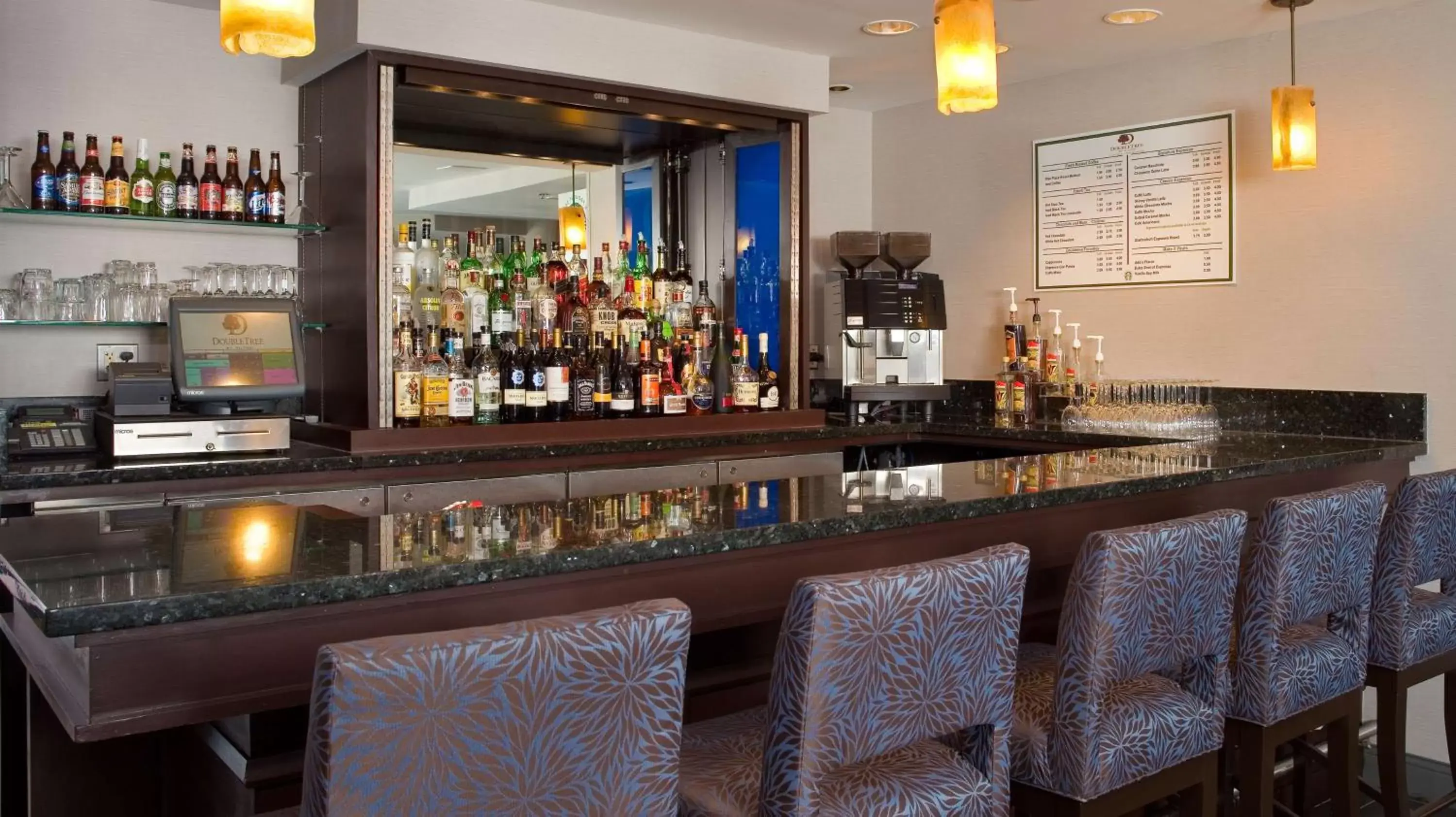 Lounge or bar, Lounge/Bar in DoubleTree by Hilton Hotel Chicago - Schaumburg