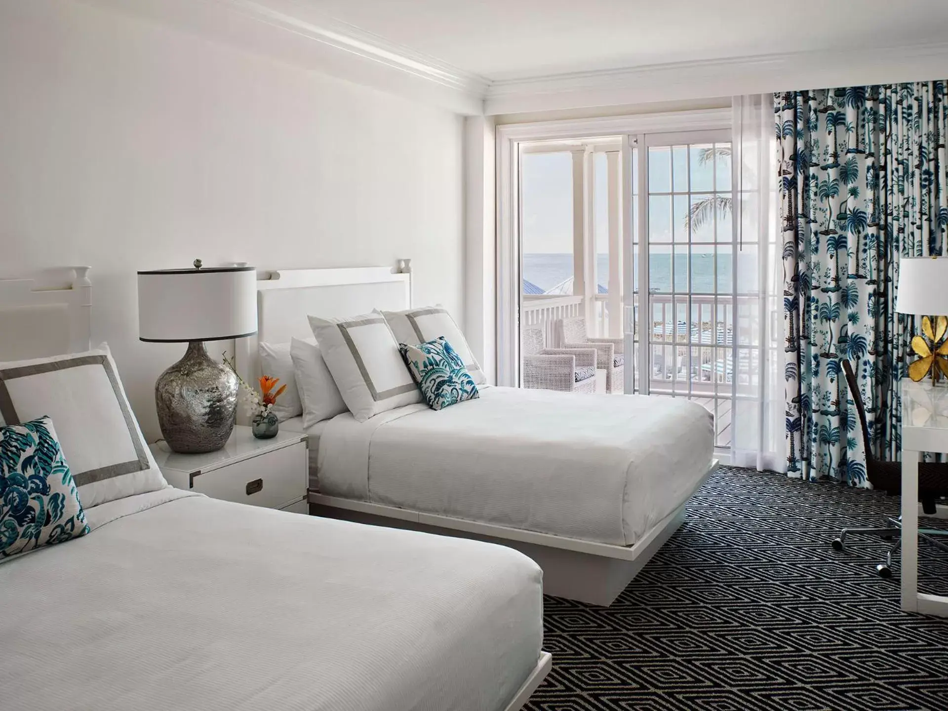 Bedroom, Bed in Isla Bella Beach Resort & Spa - Florida Keys
