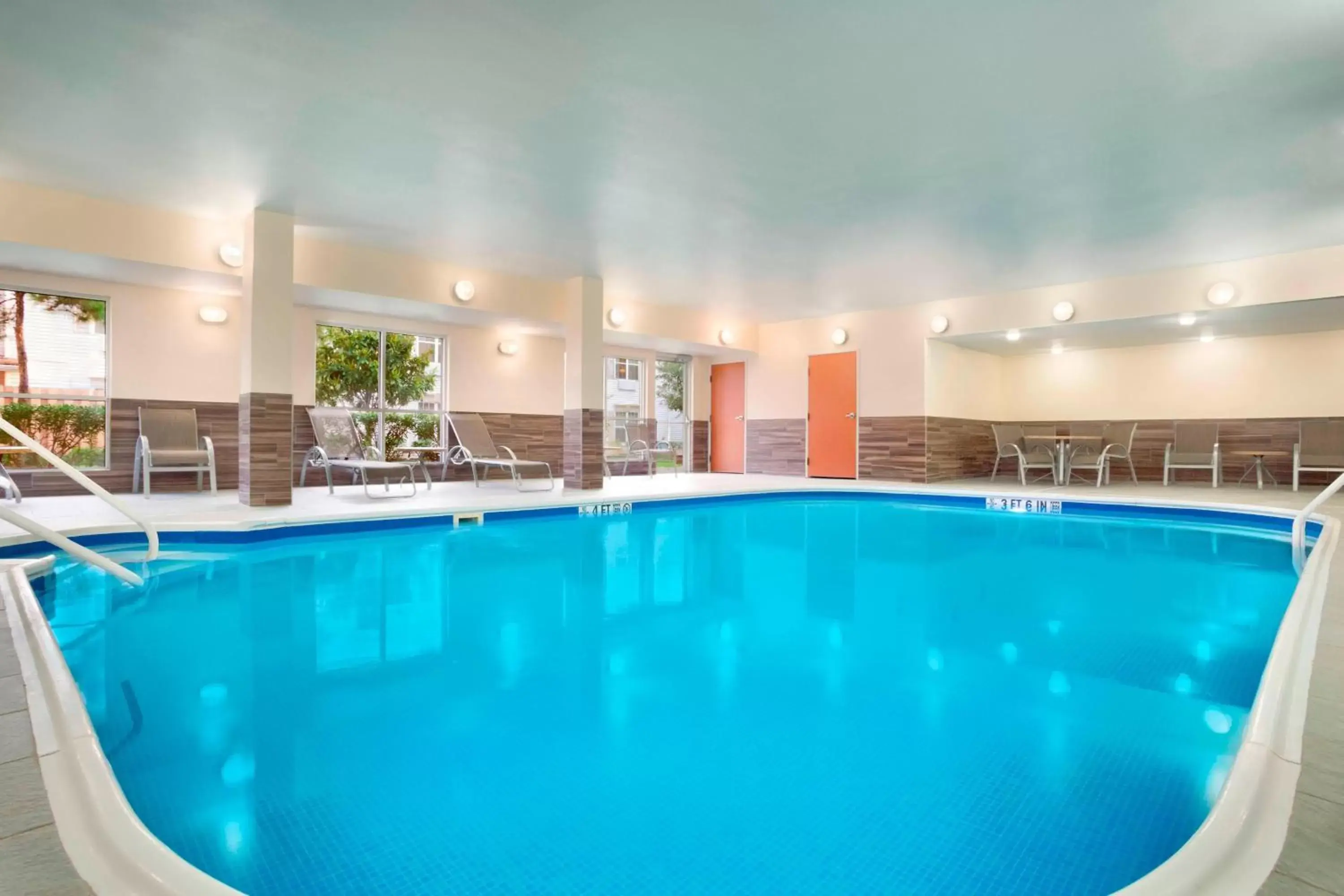Swimming Pool in Fairfield Inn & Suites by Marriott Houston Energy Corridor/Katy Freeway