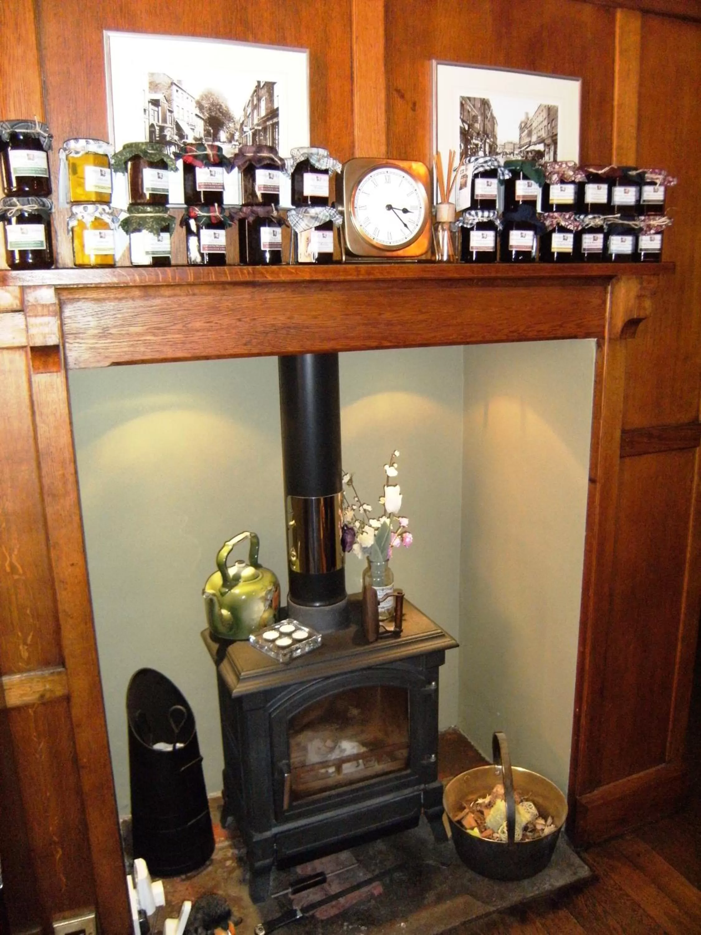 On-site shops, Kitchen/Kitchenette in Bridge House Bed & Breakfast