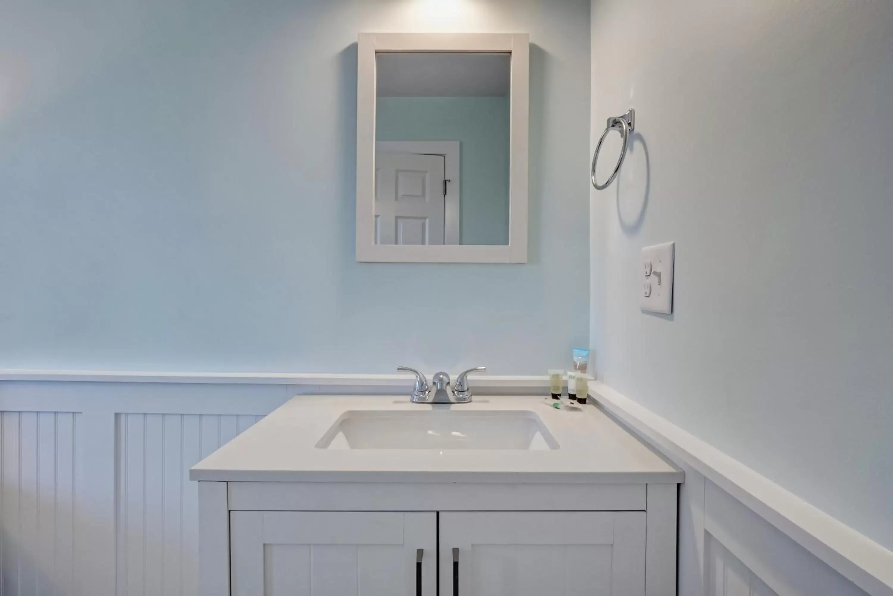 Property building, Bathroom in Loggerhead Inn and Suites by Carolina Retreats