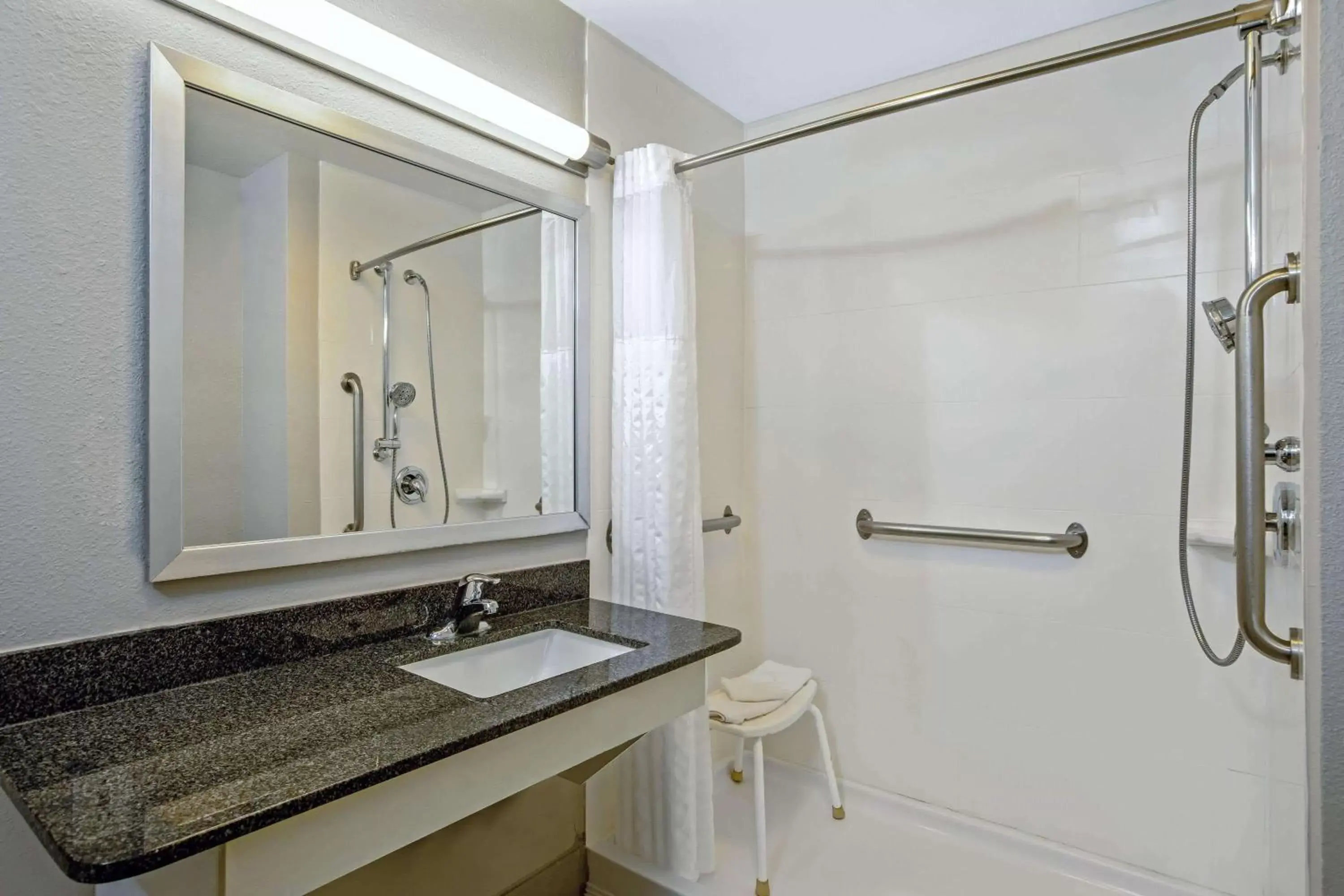 Shower, Bathroom in La Quinta by Wyndham Kearney