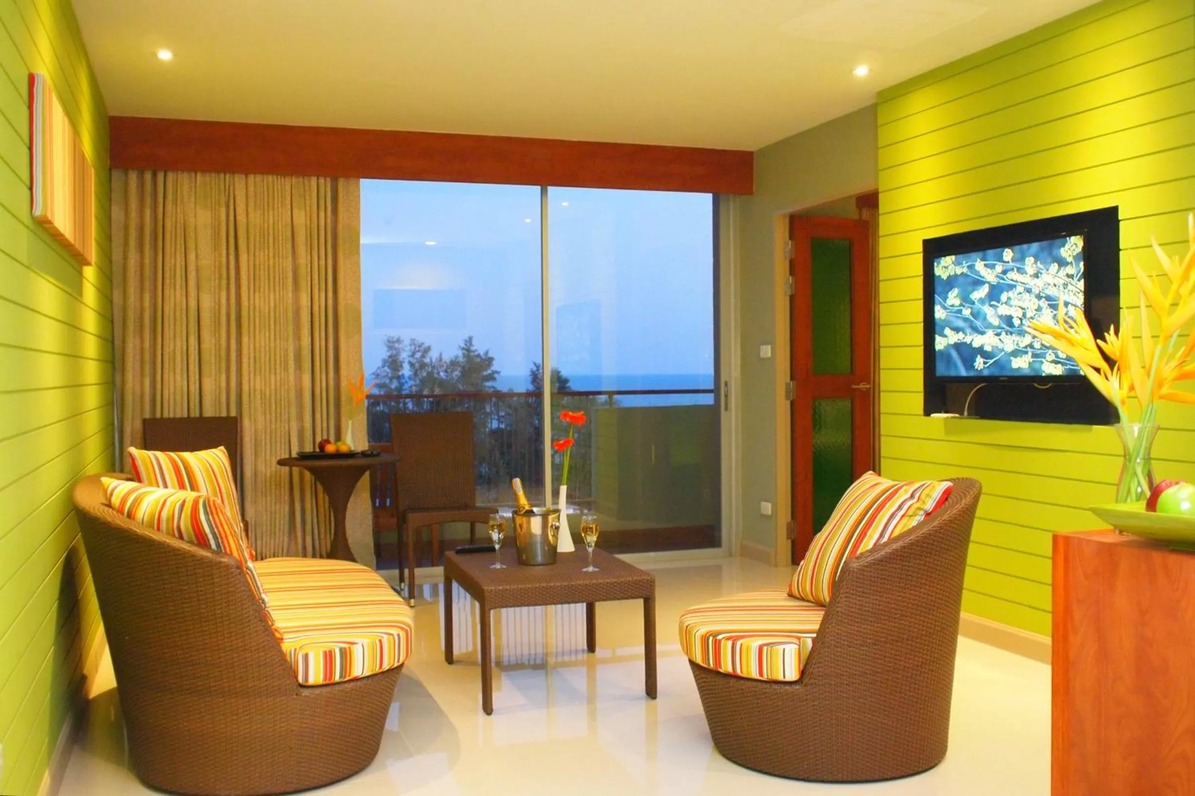 Living room in Long Beach Cha-Am Hotel