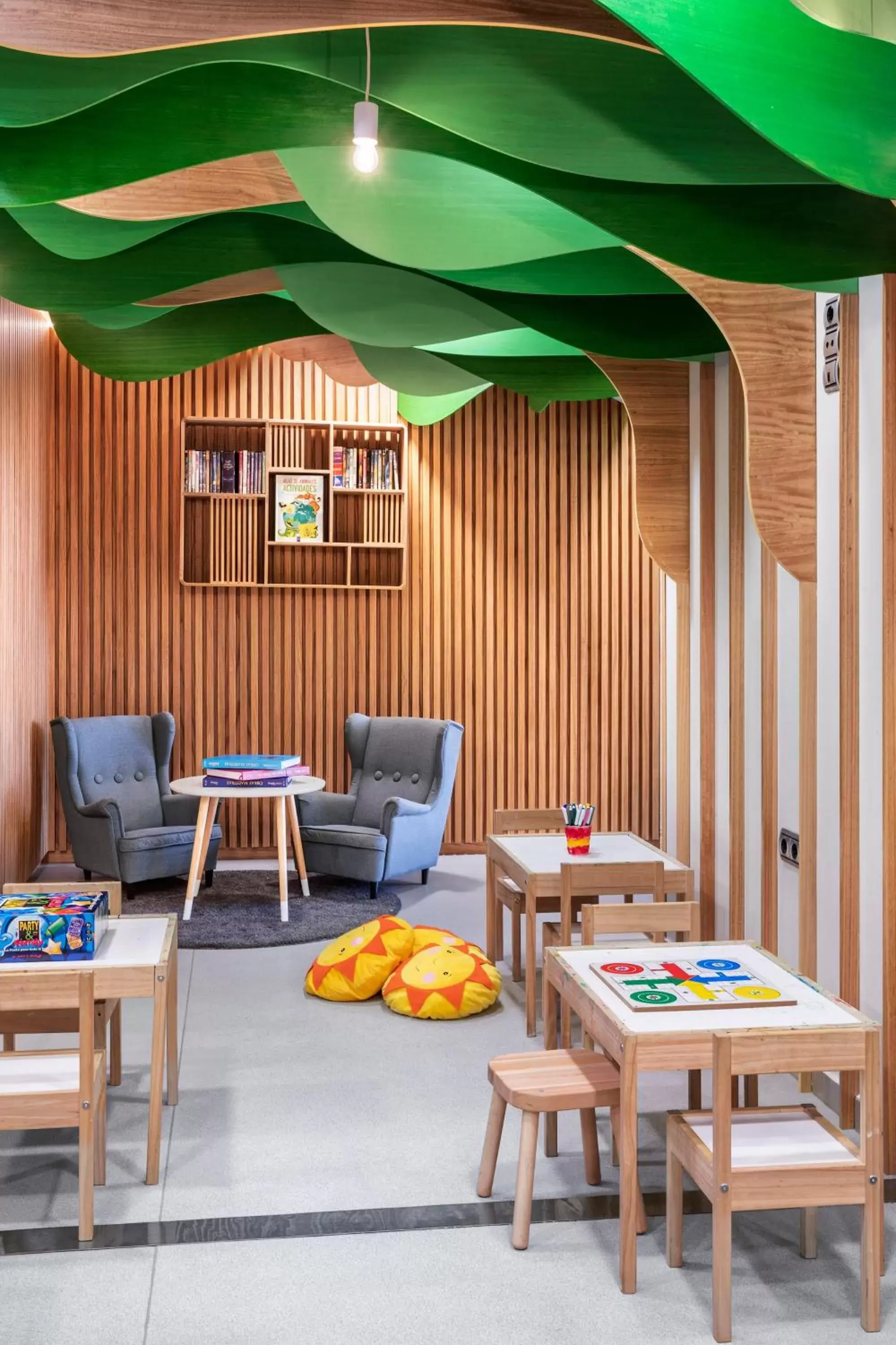 Kids's club, Restaurant/Places to Eat in Meliá Sol y Nieve