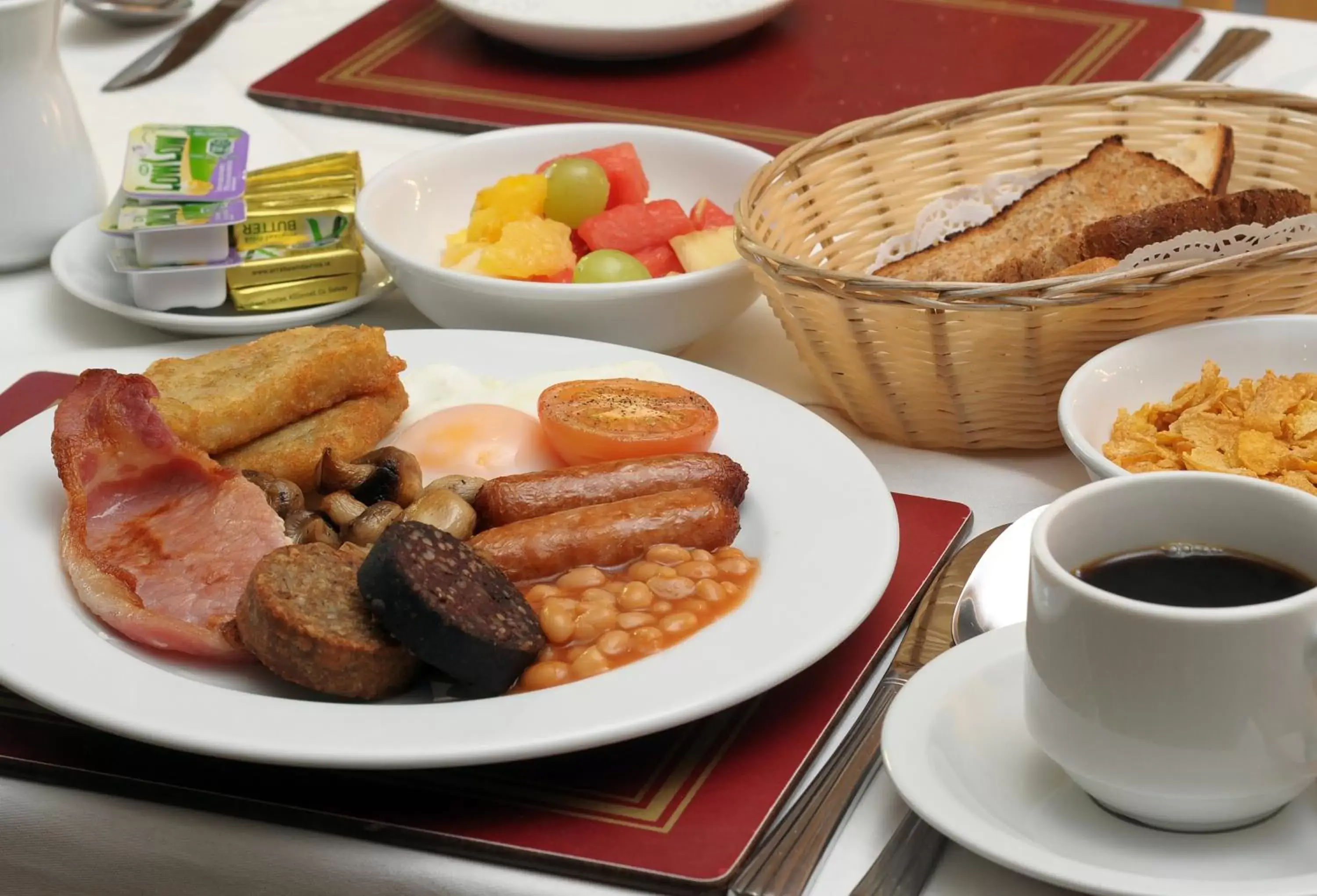 Restaurant/places to eat, Breakfast in Flannery's Hotel