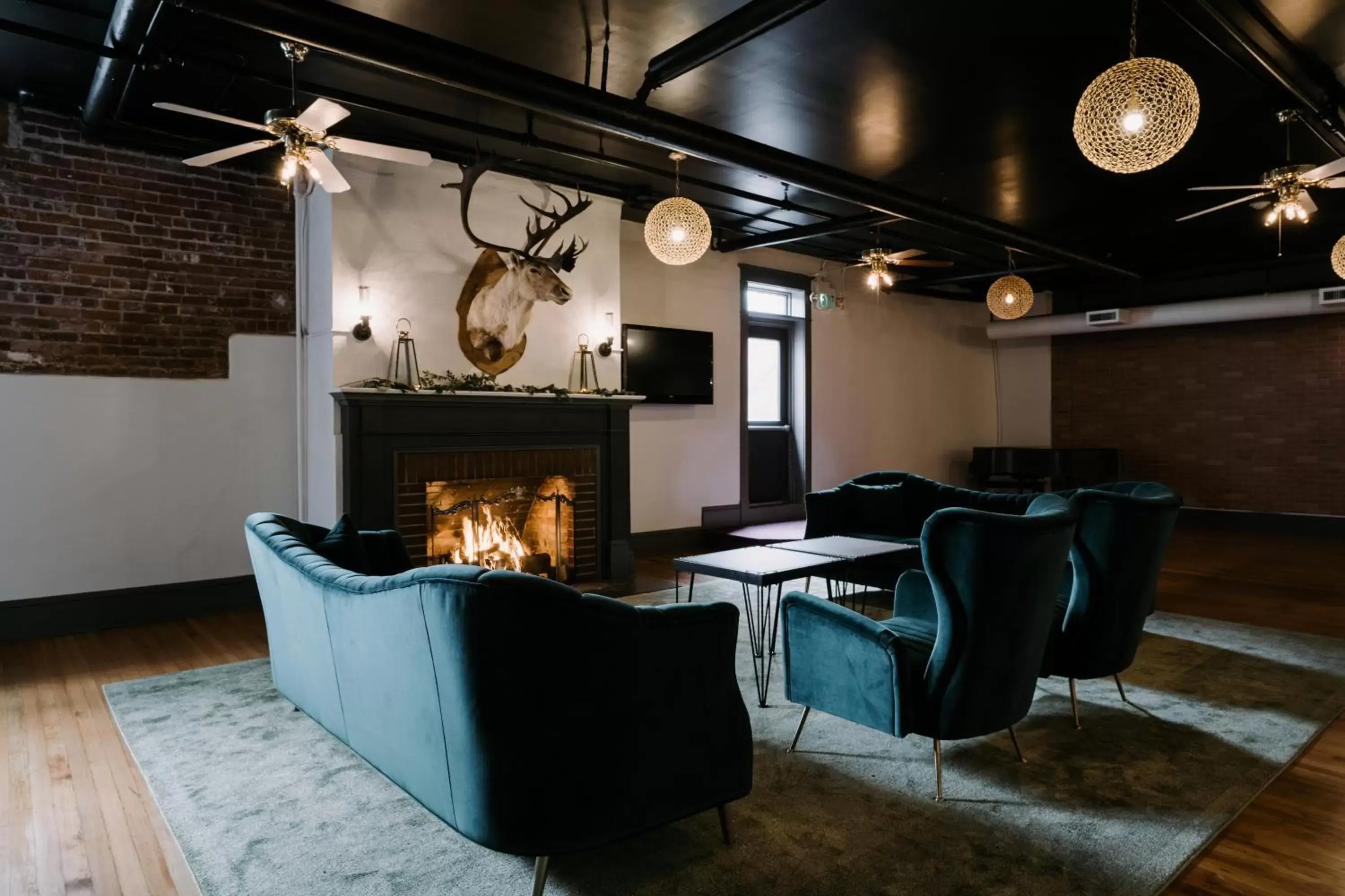 Seating Area in Hood River Hotel