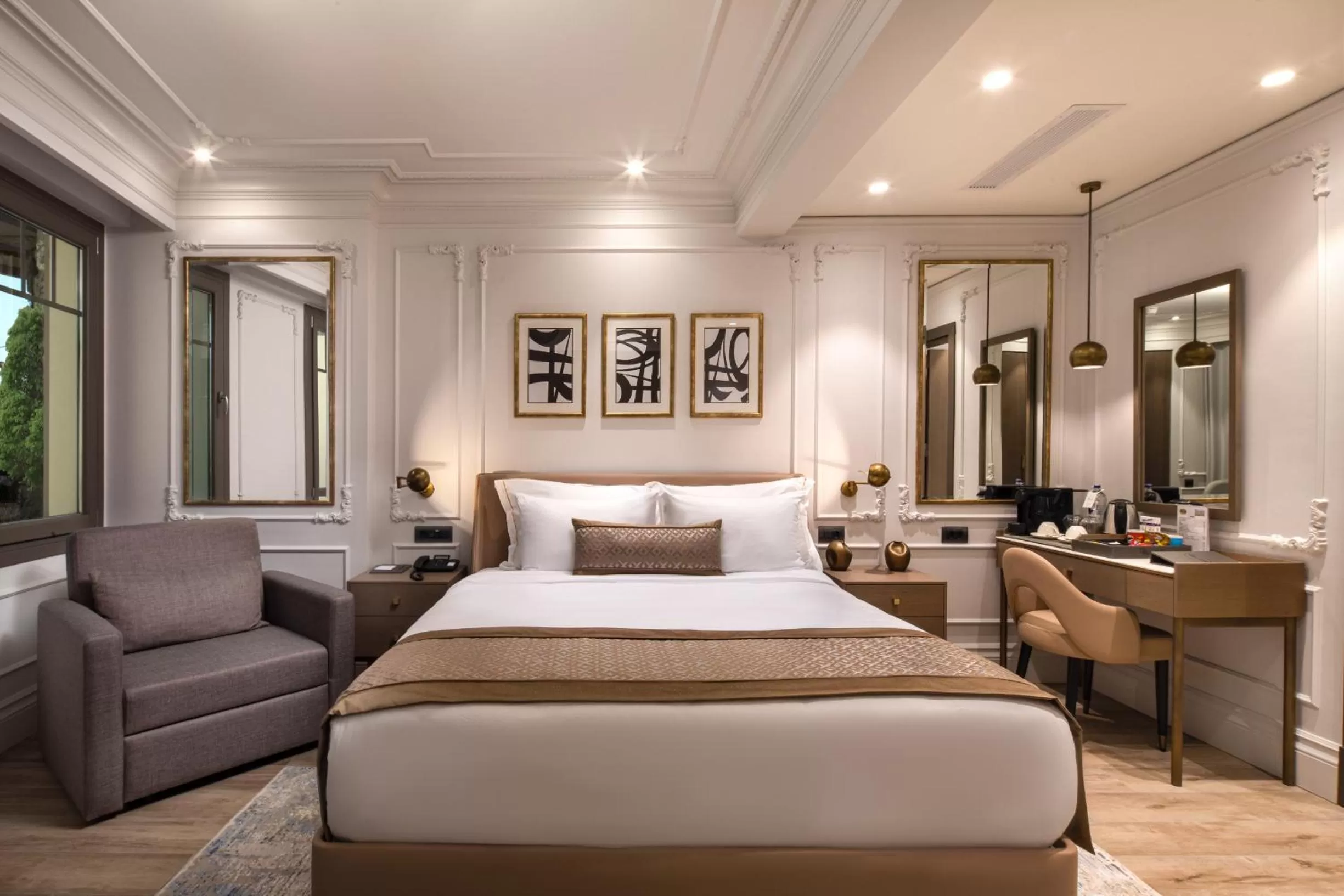 Photo of the whole room, Bed in Mula Hotel