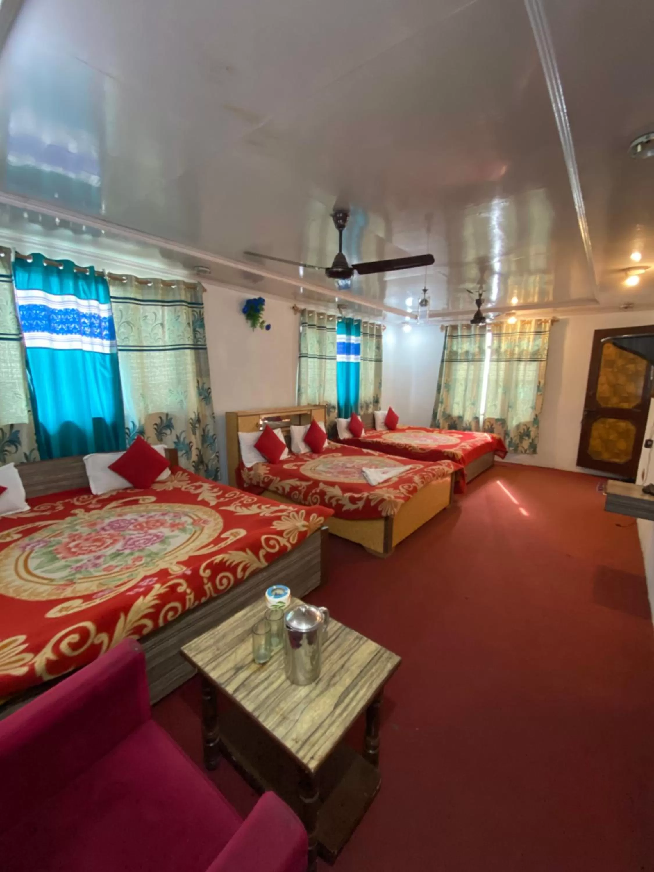 Bed in Hotel Young Mamta