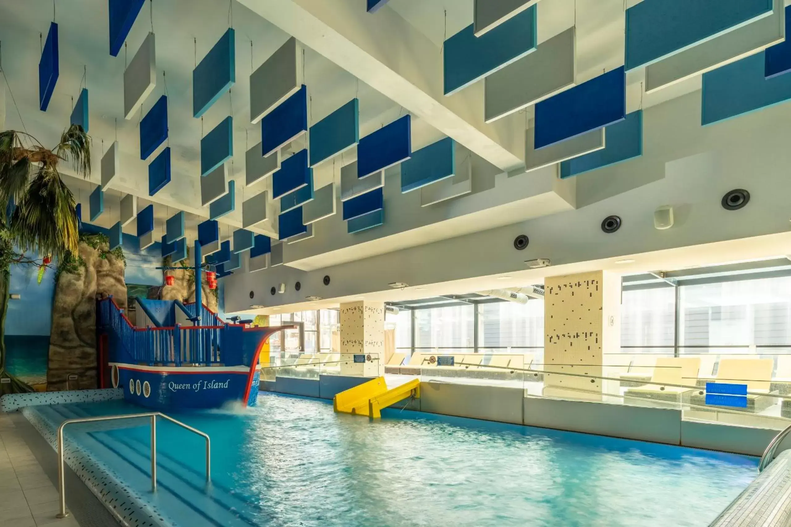 children, Swimming Pool in Hotel AquaCity Mountain View