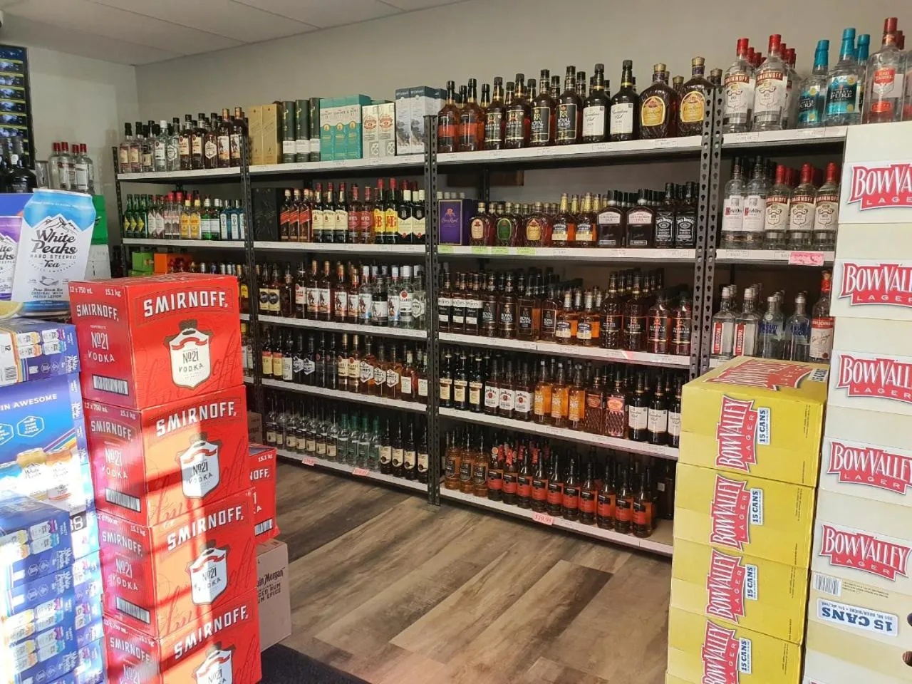 Area and facilities in Sundre Motor Inn