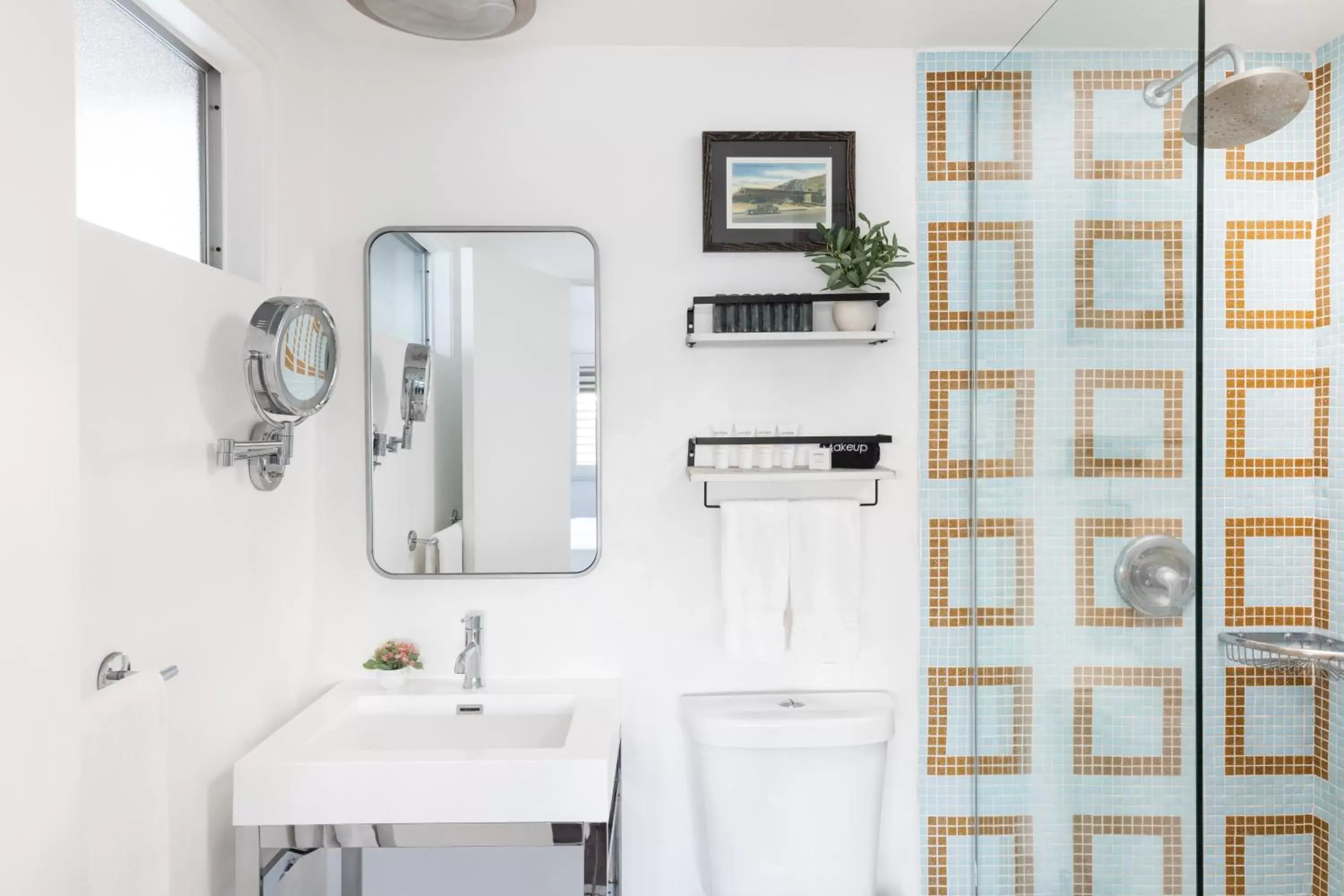 Shower, Bathroom in Del Marcos Hotel, A Kirkwood Collection Hotel